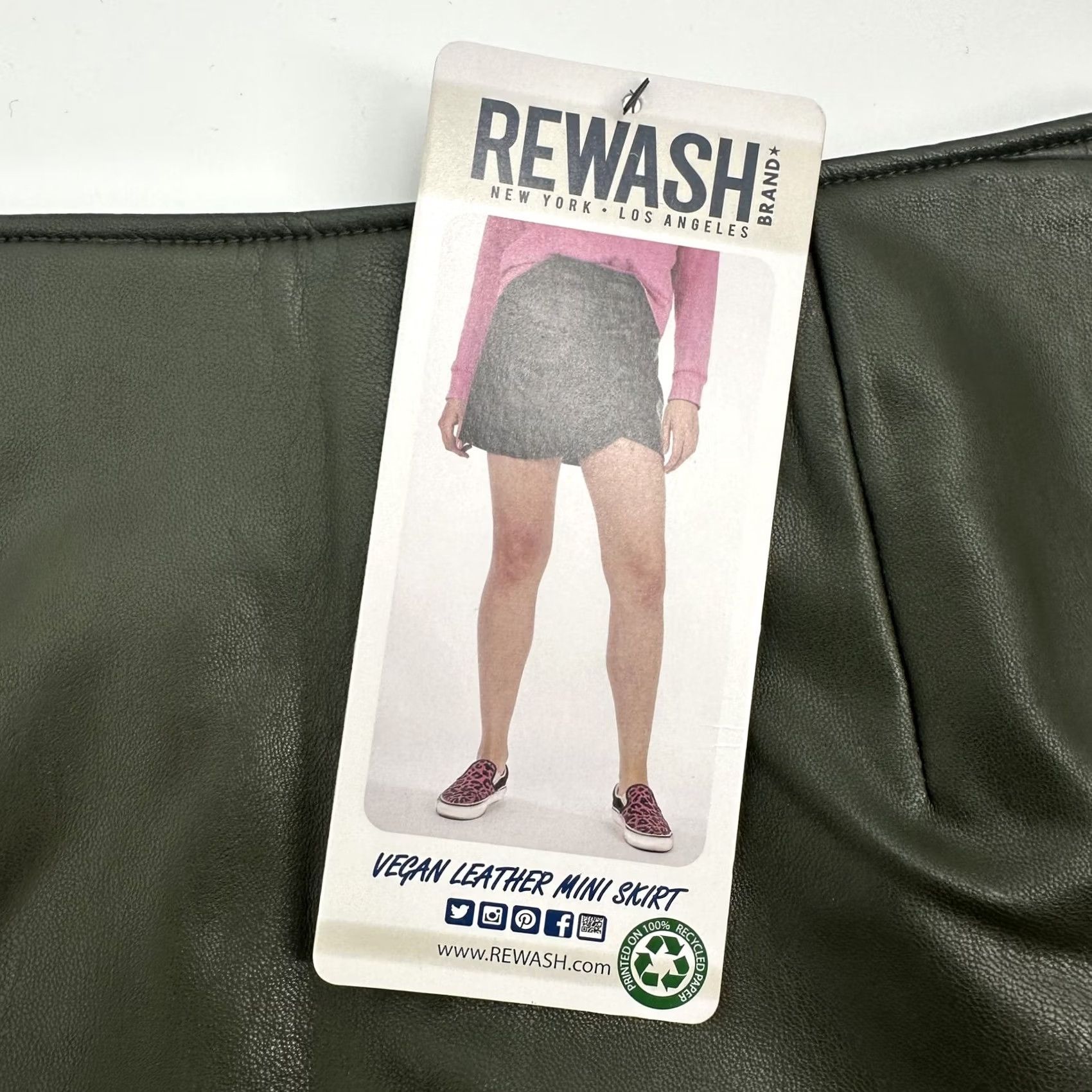 Vintage VINTAGE Rewash Black Mini Skirt Womens S Slit Faux Leather Zip Modern, Edgy, Casual, Party/Cocktail Women Size 28" / US 6 / IT 42 - 2 Thumbnail