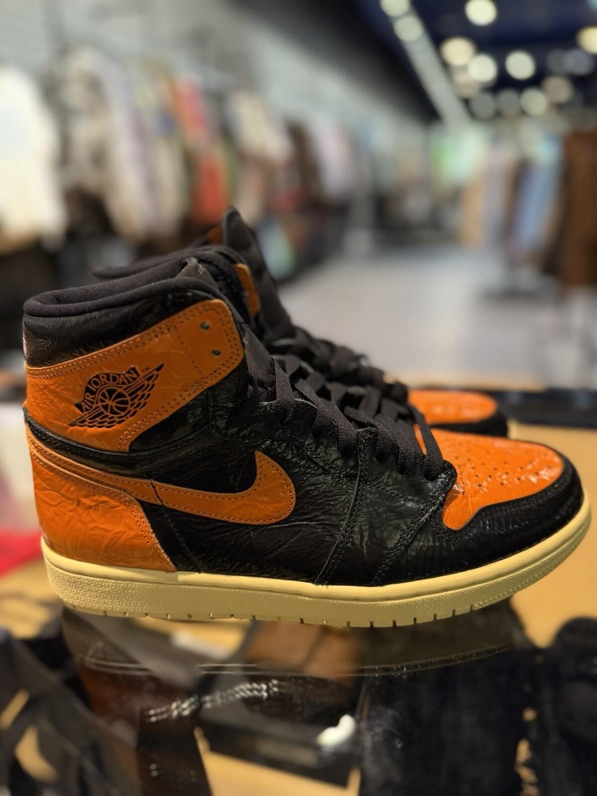 Jordan Brand Jordan Air Jordan 1 Shattered Backboard 3.0 2019 Size (9) Size US 9 / EU 42 - 11 Thumbnail