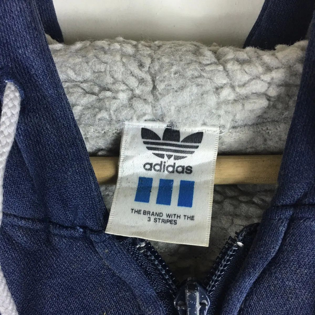 Adidas Vtg ADIDAS ORIGINALS Hoodie Outdoor Jacket Sweater Size US XL / EU 56 / 4 - 3 Thumbnail