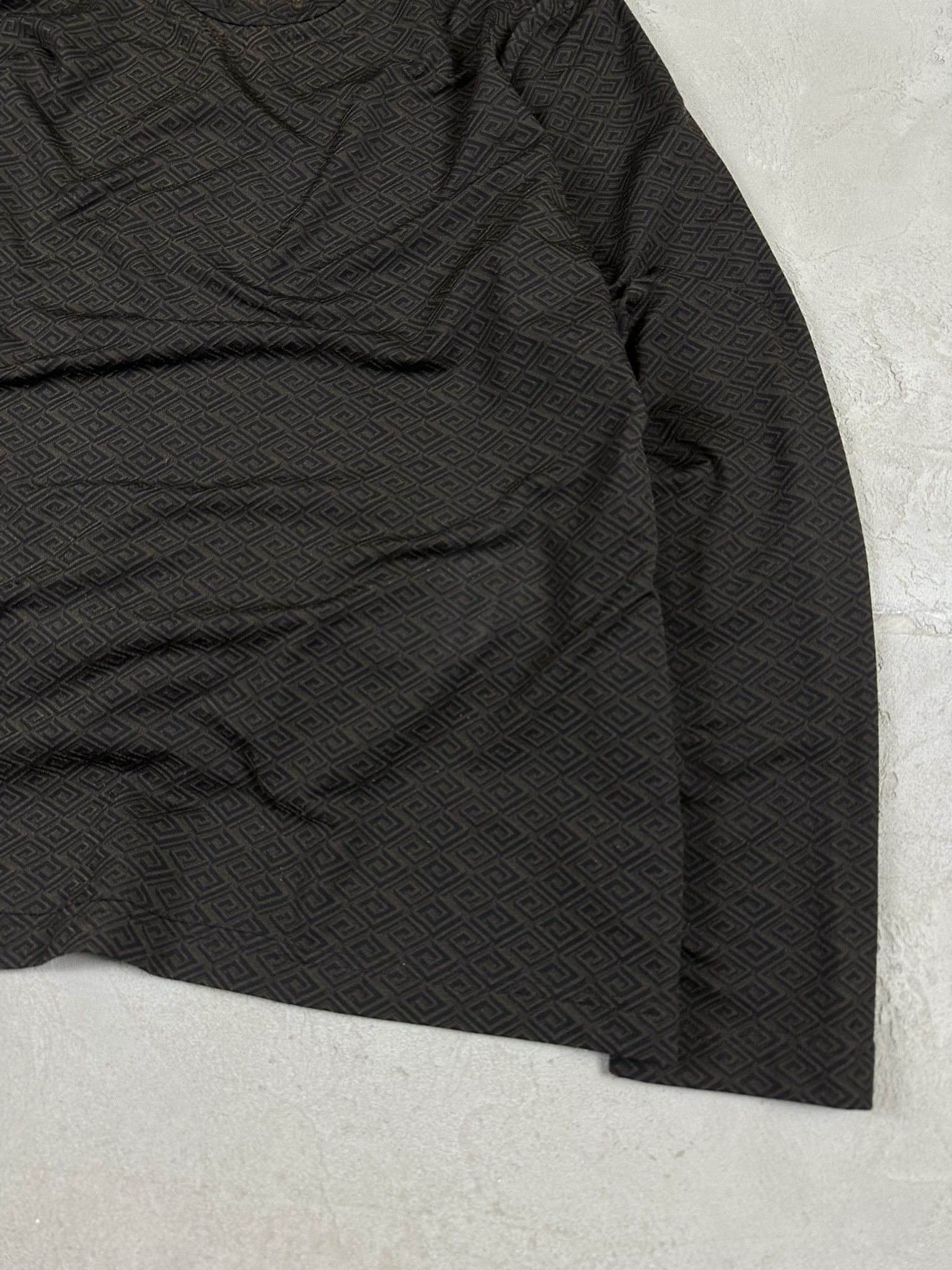 Versace Vintage Versace Classic Monogram Longsleeve T-shirt Size US L / EU 52-54 / 3 - 4 Thumbnail