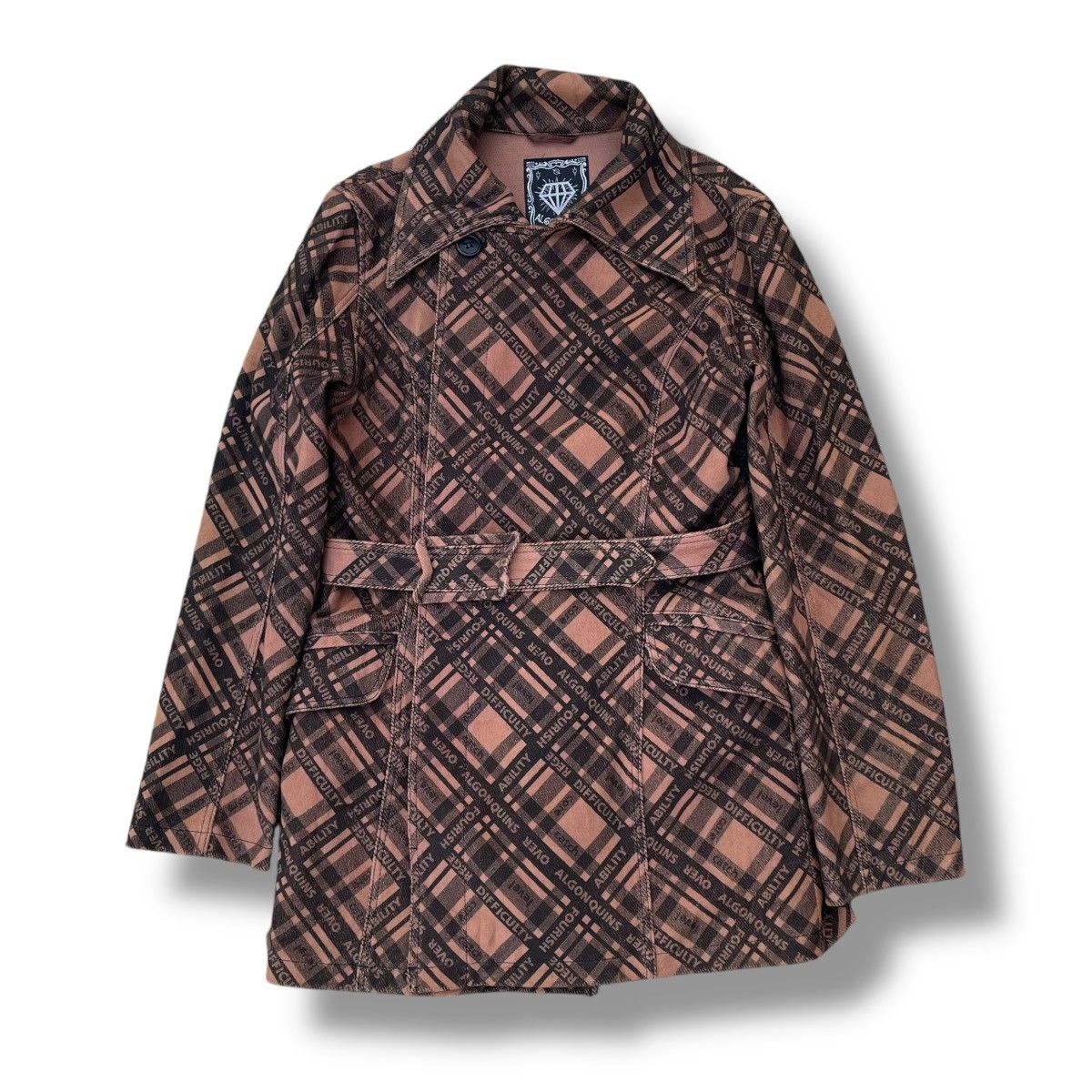 20471120 × Beauty Beast × Japanese Brand 🇯🇵 ALGONQUINS FULL PRINT WORDING BELTED TRENCH COAT Size M / US 6-8 / IT 42-44 - 1 Thumbnail