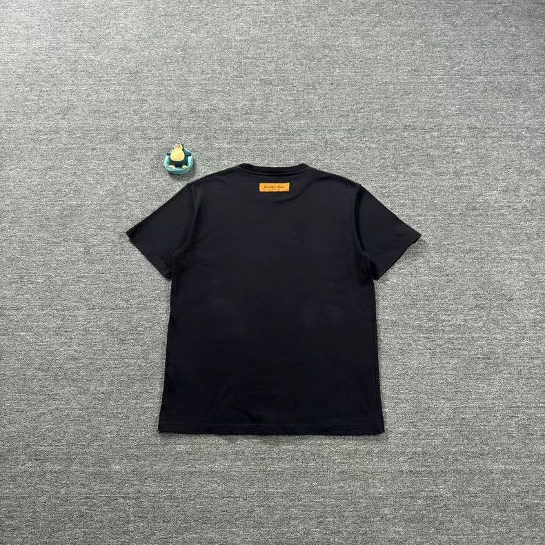 Louis Vuitton LV Black Short Sleeve T -2505 Size US XL / EU 56 / 4 - 2 Thumbnail