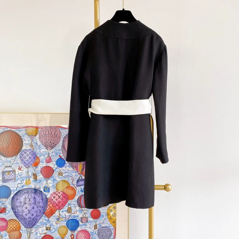 Valentino Valentino Black coat Size S / US 4 / IT 40 - 2 Thumbnail