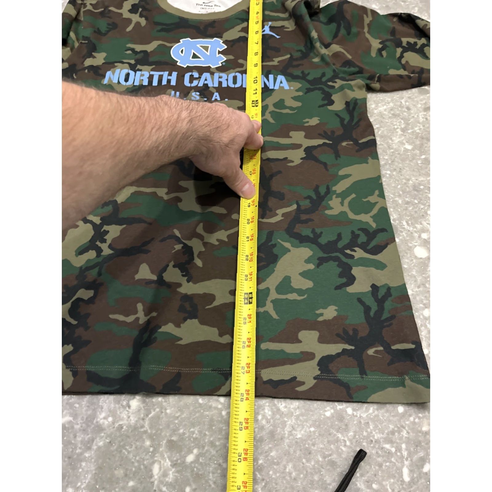 Jordan Brand Jordan Shirt Mens M Green Camo Long Sleeve Crew Neck Tee UNC Tar Heels USA Flag Nike The Nike Tee Size US M / EU 48-50 / 2 - 6 Thumbnail