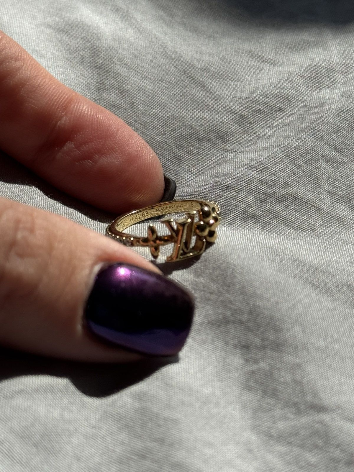 Louis Vuitton Louis Vuitton LV Iconic Metal Gold Ring Size ONE SIZE - 11 Thumbnail