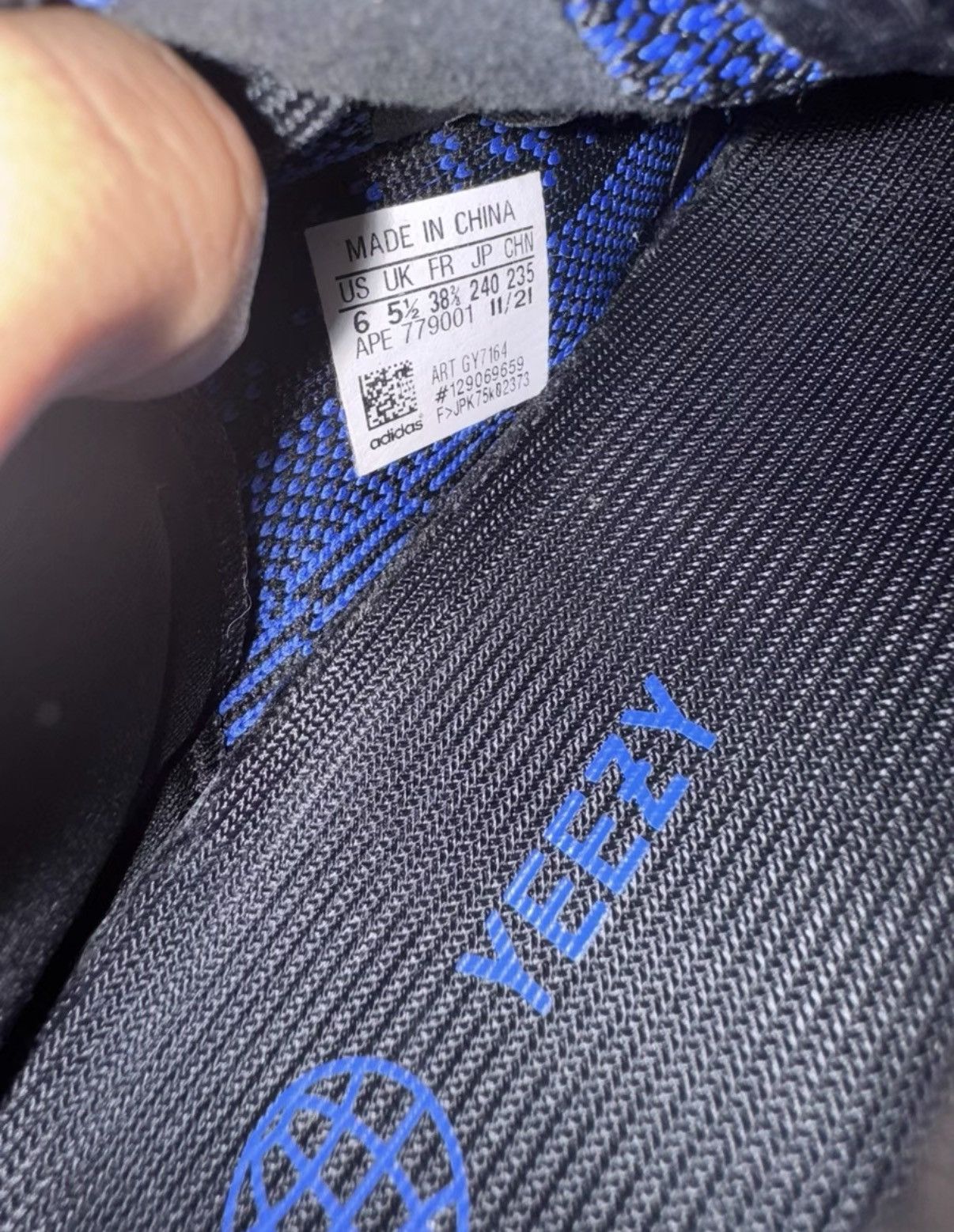 Adidas Adidas Yeezy 350 Black Blue K37 Size US 8.5 / IT 38.5 - 6 Thumbnail