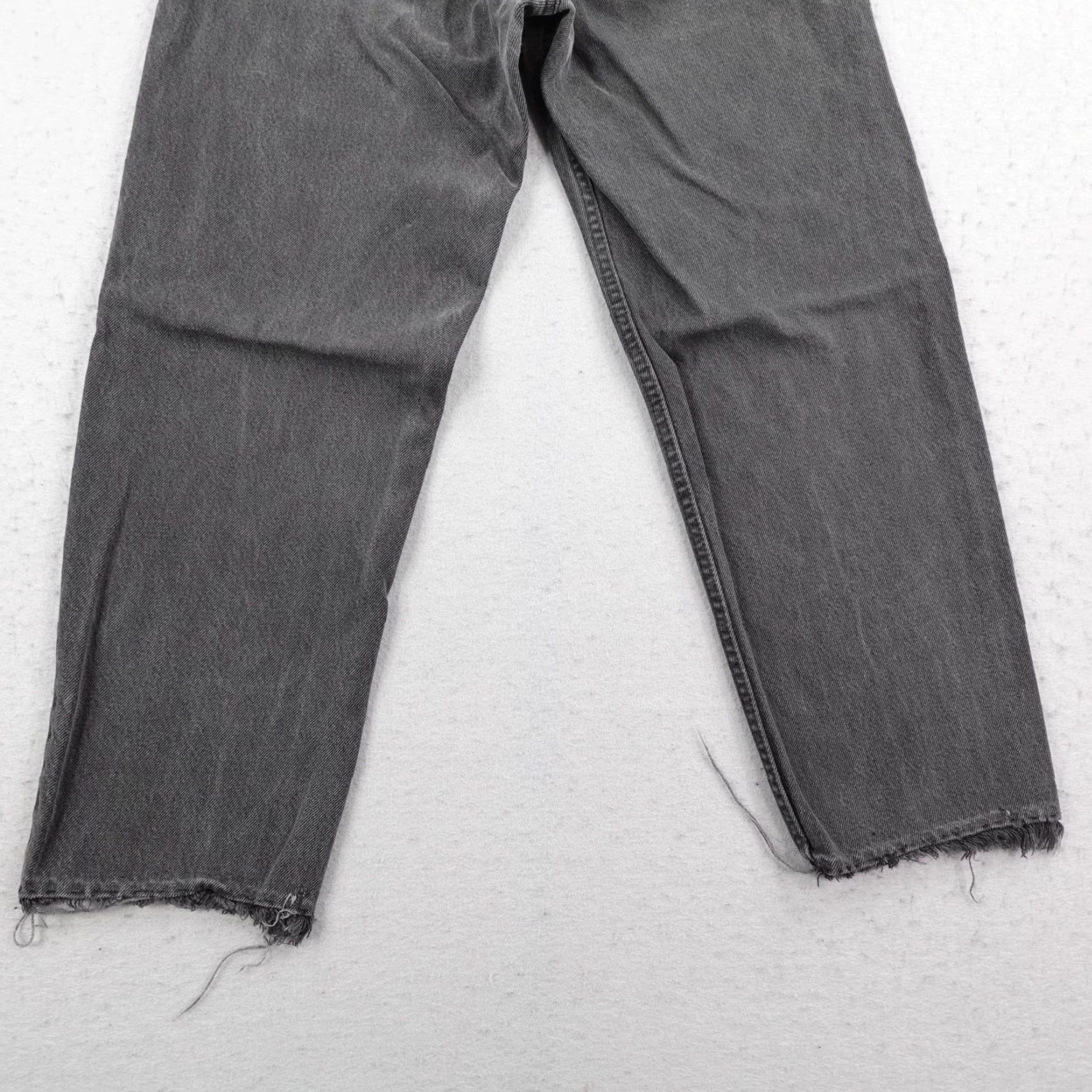 Levi's VINTAGE Levi's 550 Jeans Mens Straight Denim 32x34 90s Made USA Black Charcoal Wash Distressed Hems Mens Size US 32 / EU 48 - 6 Thumbnail