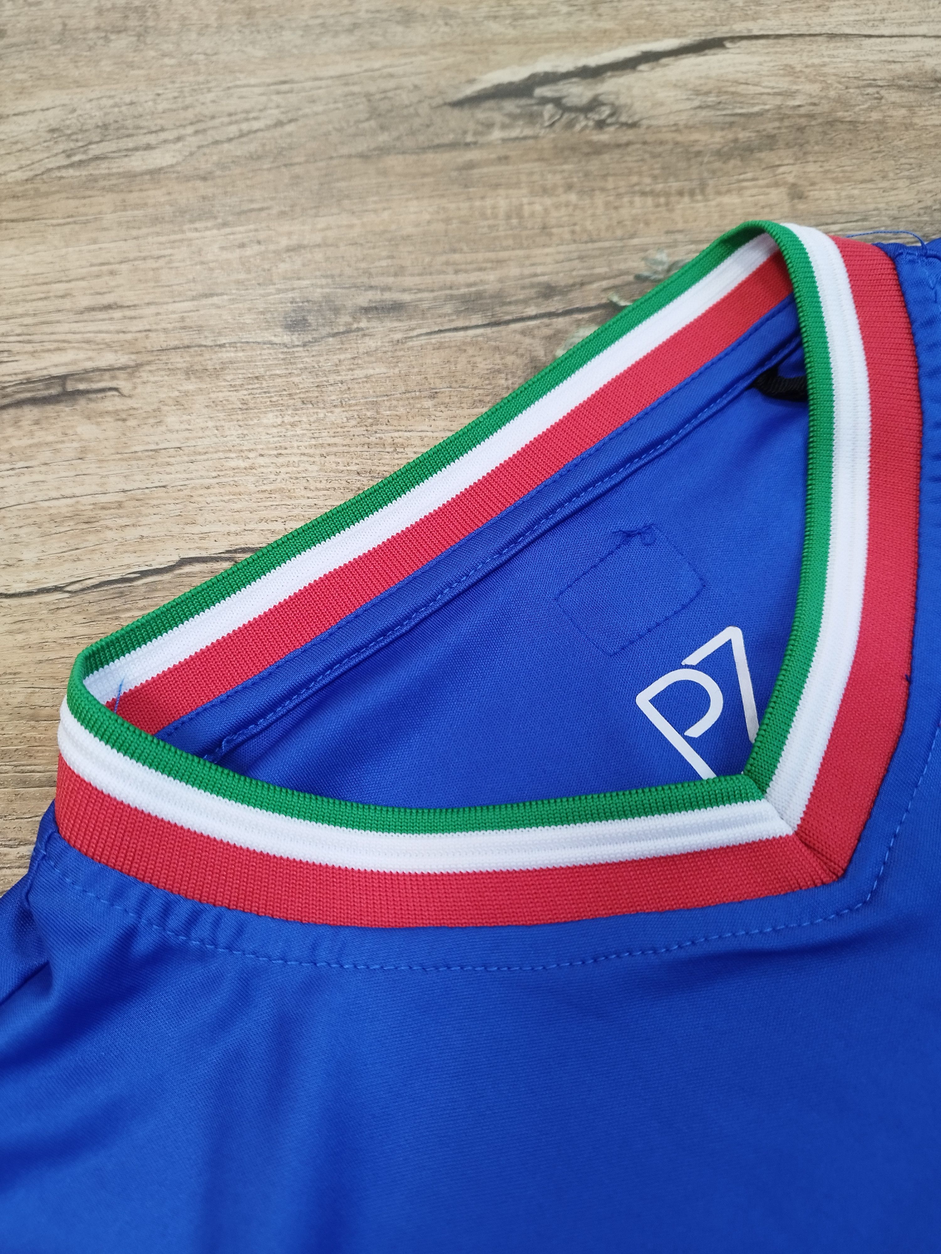 Other Italia Football Jersey Jersey T-Shirt Size M Italy Soccer Size US M / EU 48-50 / 2 - 5 Thumbnail