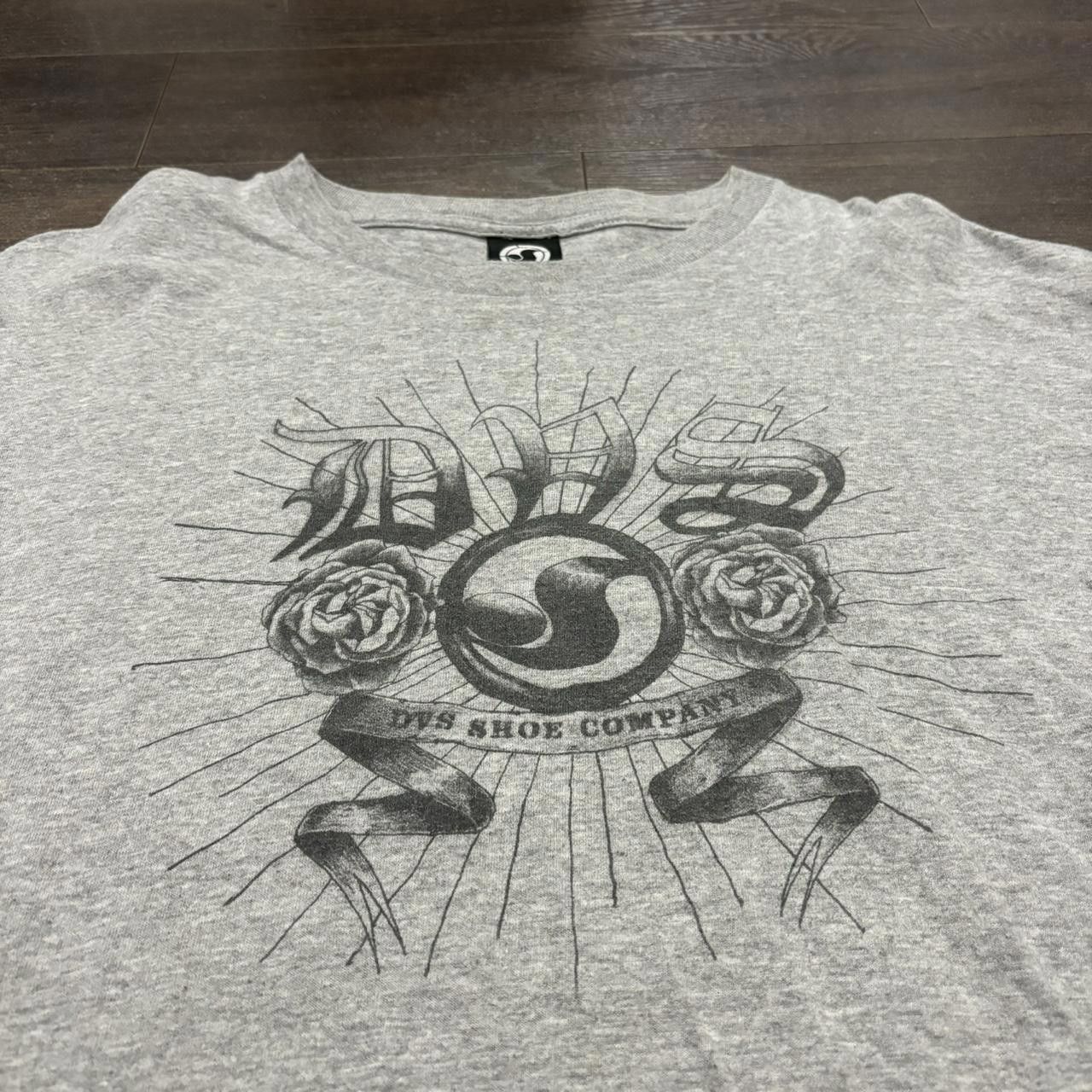 Designer vintage dvs shoe company t shirt 00s L Size US L / EU 52-54 / 3 - 2 Thumbnail