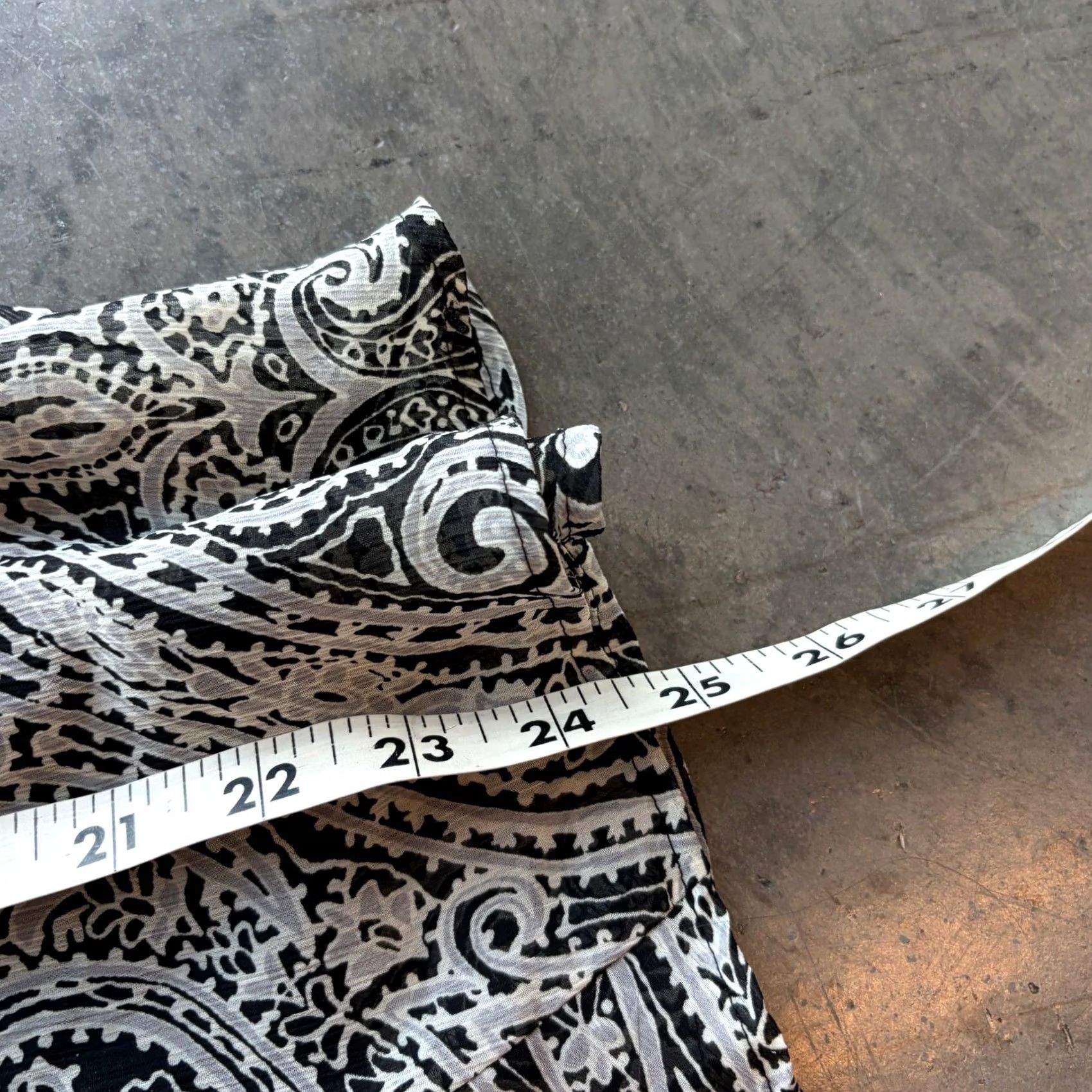 Vintage VINTAGE Y2k Black White Sheer Paisley Abstract Flowy Print Midi Skirt Women's M Size 32" / US 10 / IT 46 - 5 Thumbnail