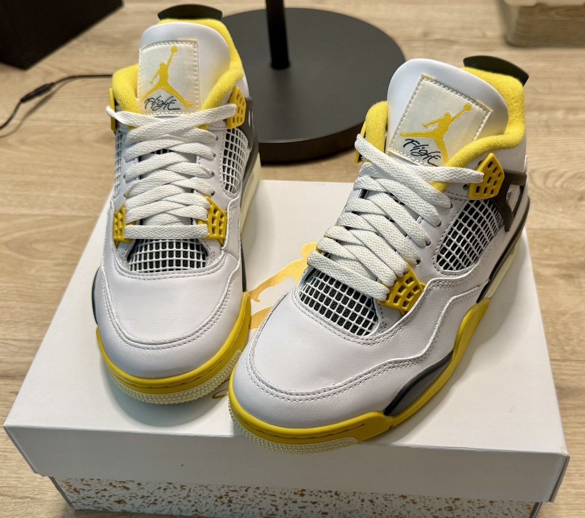 Jordan Brand Air Jordan 4 Retro Vivid Sulfur Size US 5.5 / EU 38 - 2 Thumbnail