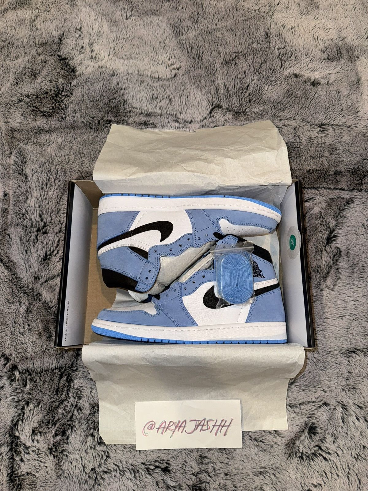 Jordan Brand Jordan 1 Retro High OG University Blue Size US 10 / EU 43 - 1 Thumbnail