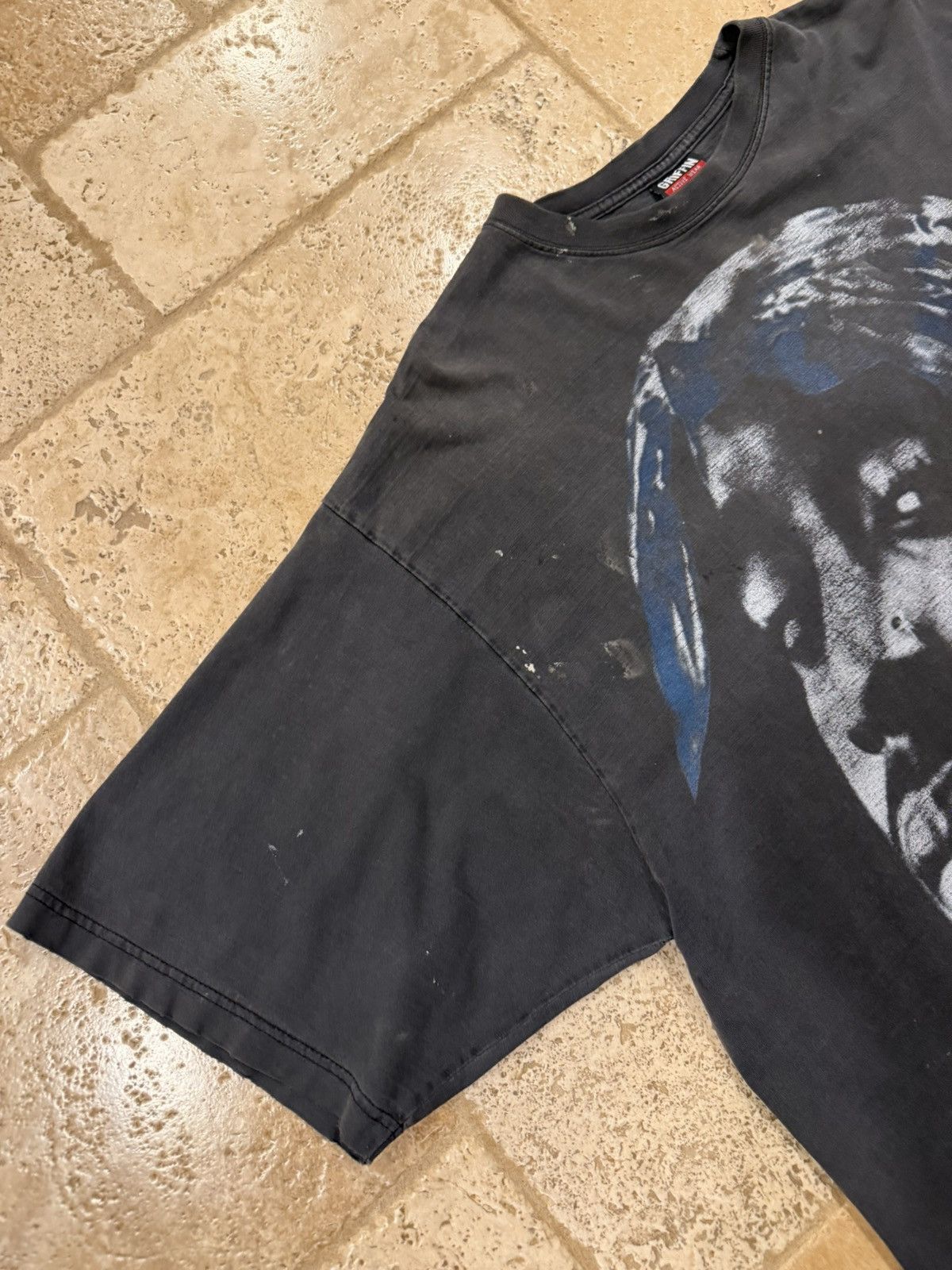Vintage Vintage 90’s 2pac Big Face “Thug Life” Faded Rap T-Shirt Size US XXL / EU 58 / 5 - 10 Thumbnail