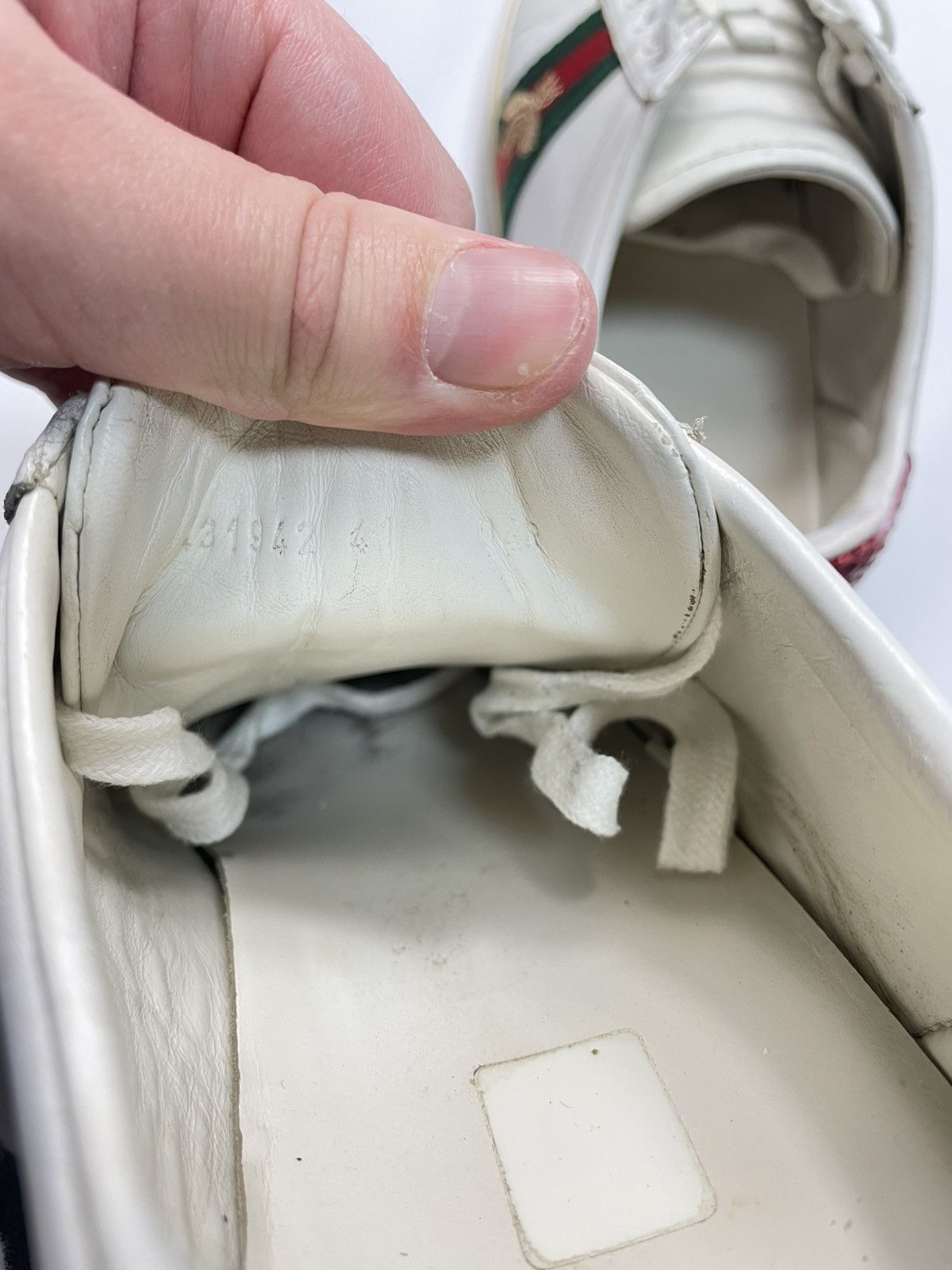 Gucci Gucci Ace Bee Embroidered Web White Leather Trainer Size US 8 / EU 41 - 10 Thumbnail
