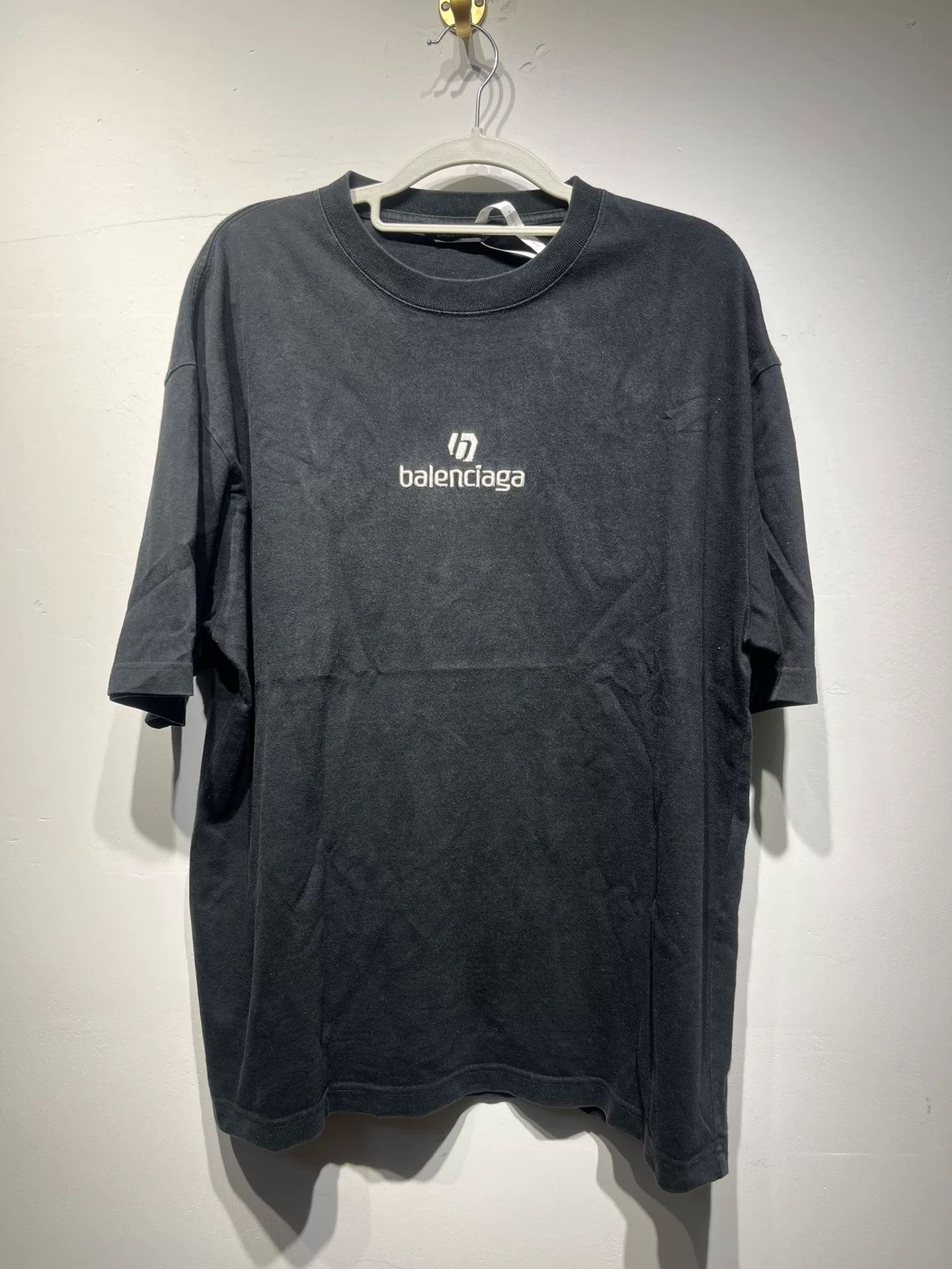 Balenciaga Balenciaga Printed Black T-Shirt M Men Size US M / EU 48-50 / 2 - 1 Thumbnail