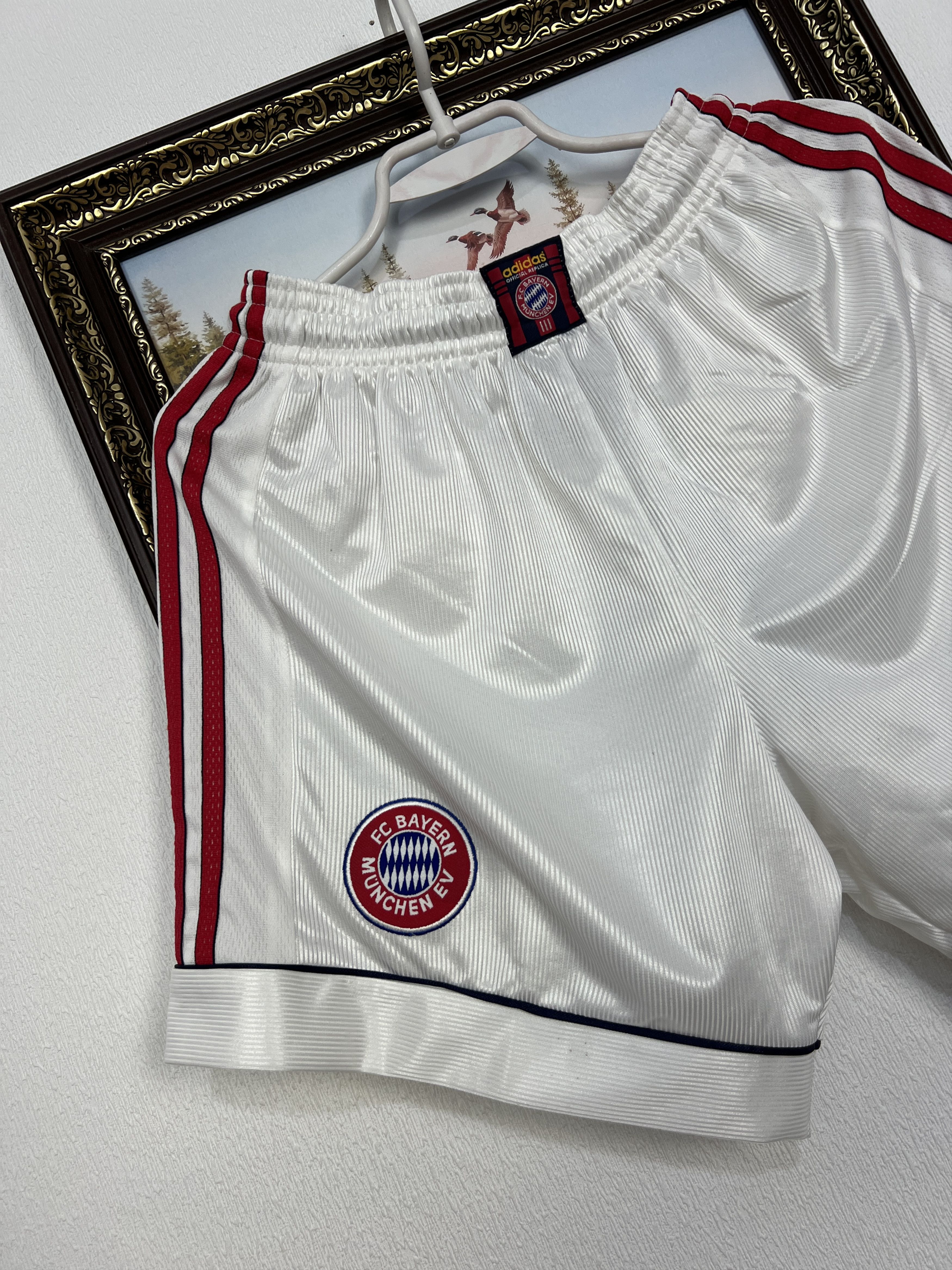 Adidas Vintage Adidas Bayern Munich Football White Shorts Soccer M Size US 32 / EU 48 - 3 Thumbnail