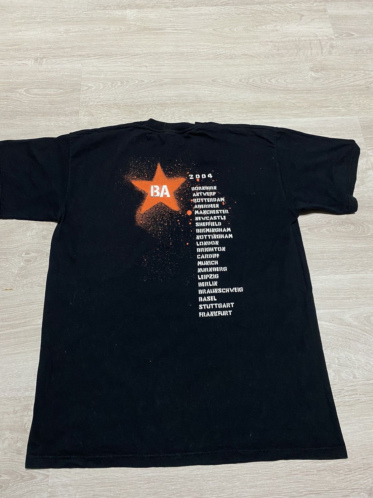 Vintage Vintage BA Bryan Adams 2004 Tour Tee size M Size US M / EU 48-50 / 2 - 2 Thumbnail