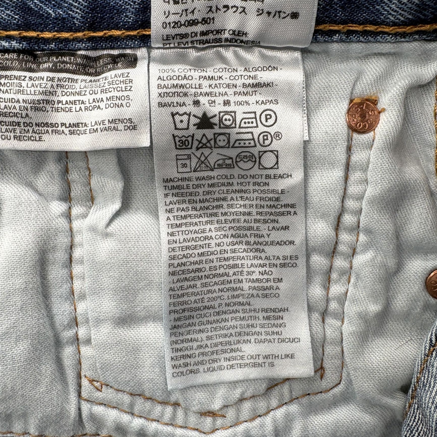 Levi's VINTAGE Levi's 501 Jeans Mens 36x34 Medium Blue Denim Button Fly Straight Leg Y2K Size US 36 / EU 52 - 7 Thumbnail