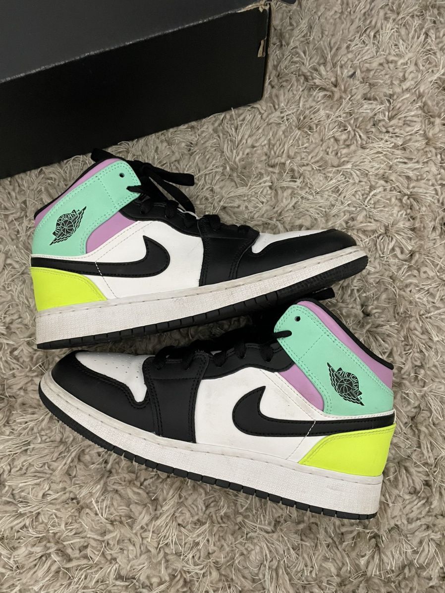 Jordan Brand Jordan 1 Mid Gs Pastel Size US 6.5 / EU 39-40 - 2 Thumbnail