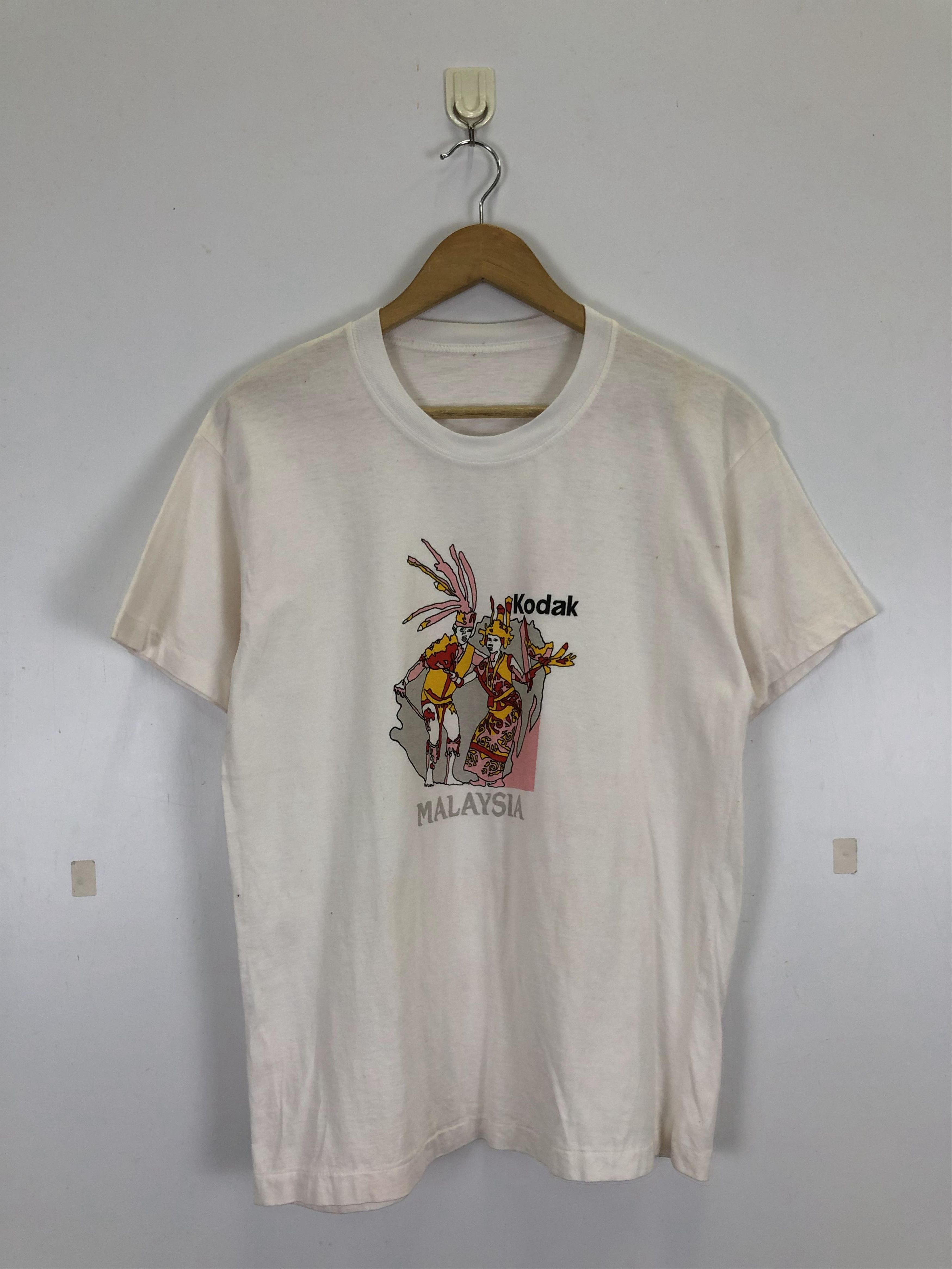 Vintage Vintage 80s Kodak Malaysia Single Stich Tee TA0357 Size US M / EU 48-50 / 2 - 1 Thumbnail