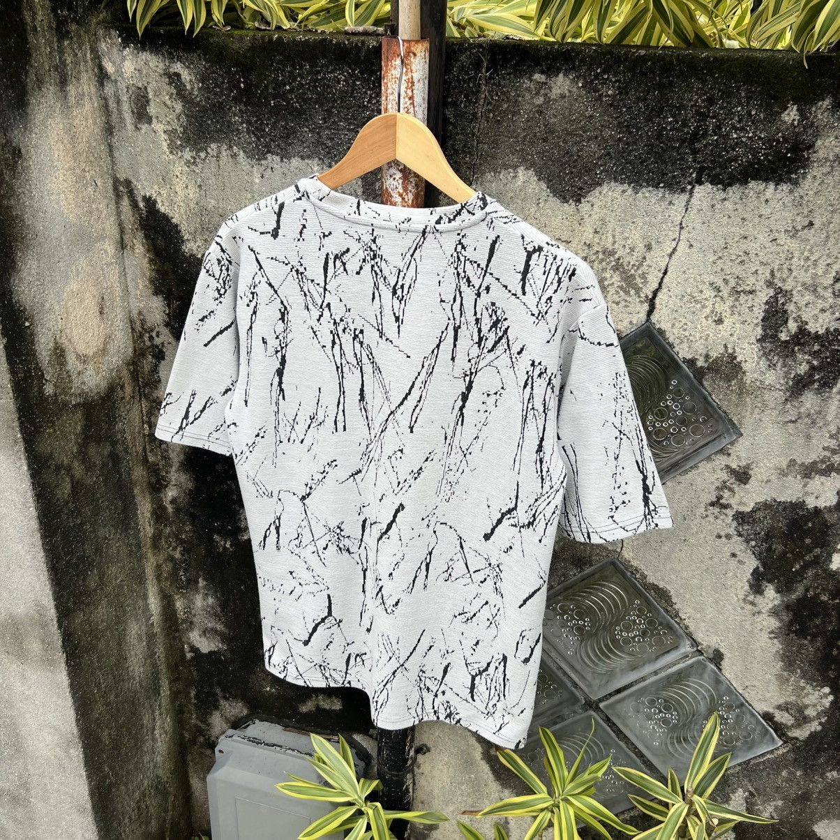 In The Attic “GROWTH” BY IN THE ATTIC WHITE TEE Size US L / EU 52-54 / 3 - 9 Thumbnail