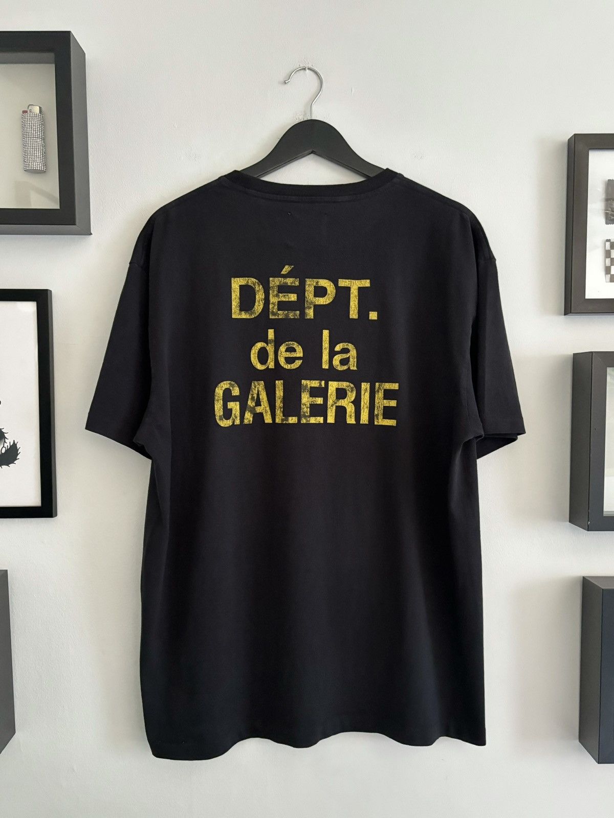 Gallery Dept. DE LA GALERIE LOGO TEE | Grailed