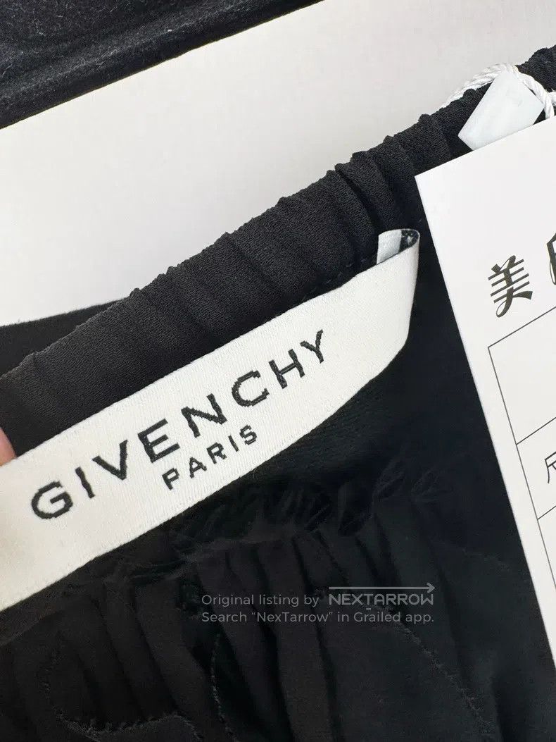 Givenchy Givenchy Size 40 Pencil skirt Size 40 Size XL / US 12-14 / IT 48-50 - 2 Thumbnail
