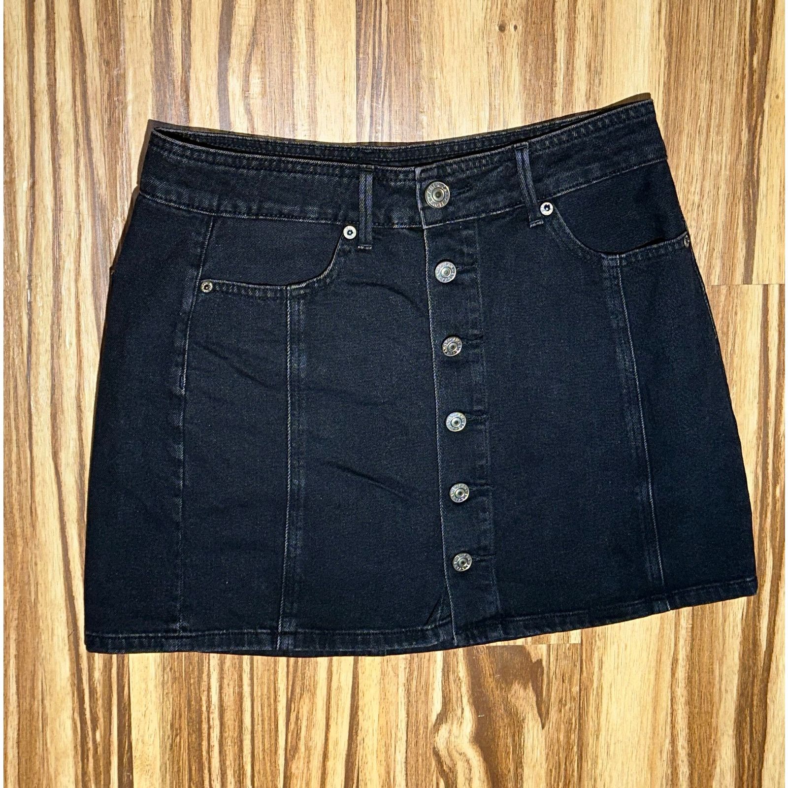 American Eagle Outfitters American Eagle Black Button Down Skirt Size 4 Size 27" / US 4 / IT 40 - 1 Thumbnail