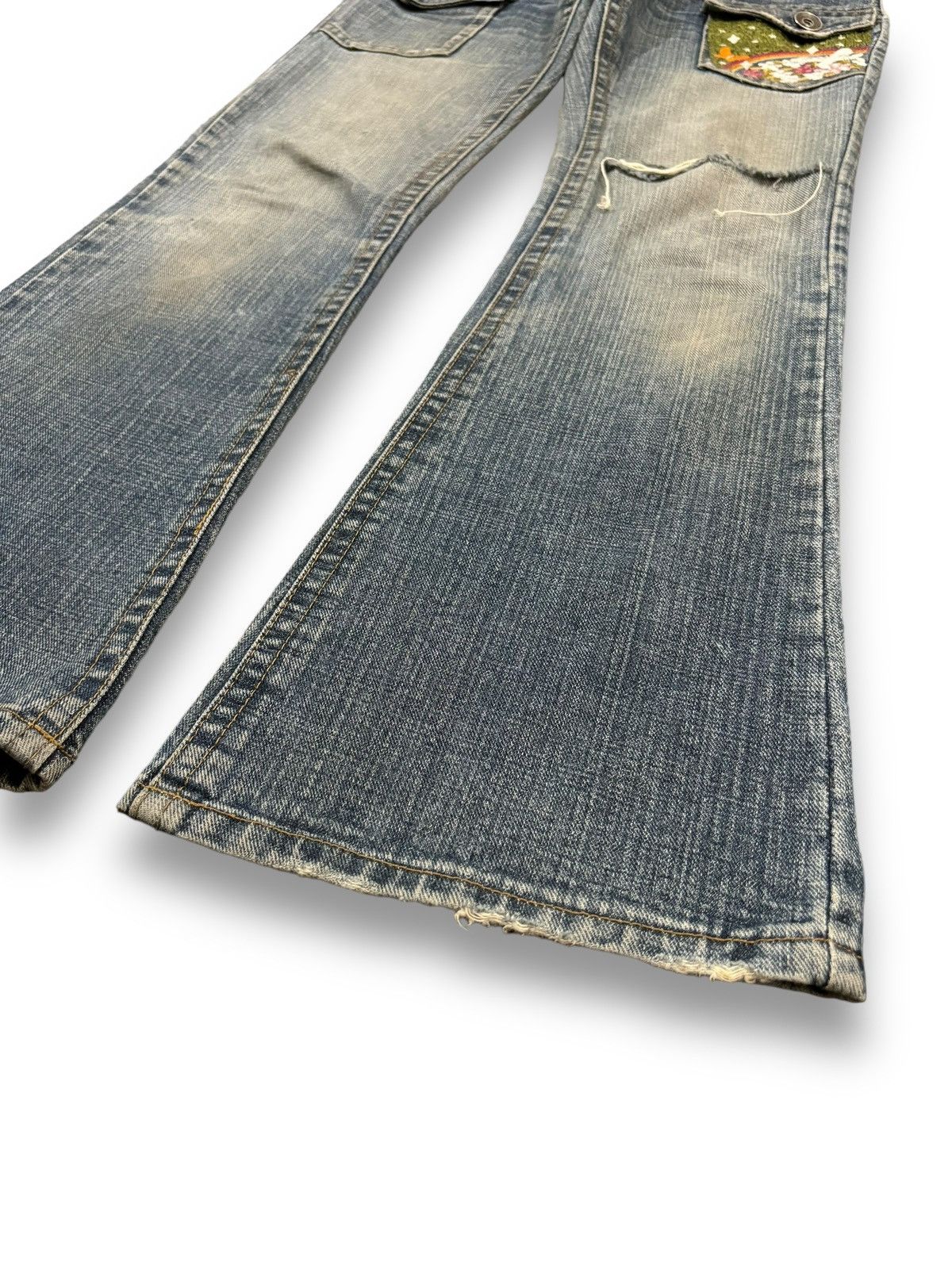 Japanese Brand Vintage Japanese Brand Floral Mud Wash Flare Bush Jeans Size US 31 - 9 Thumbnail