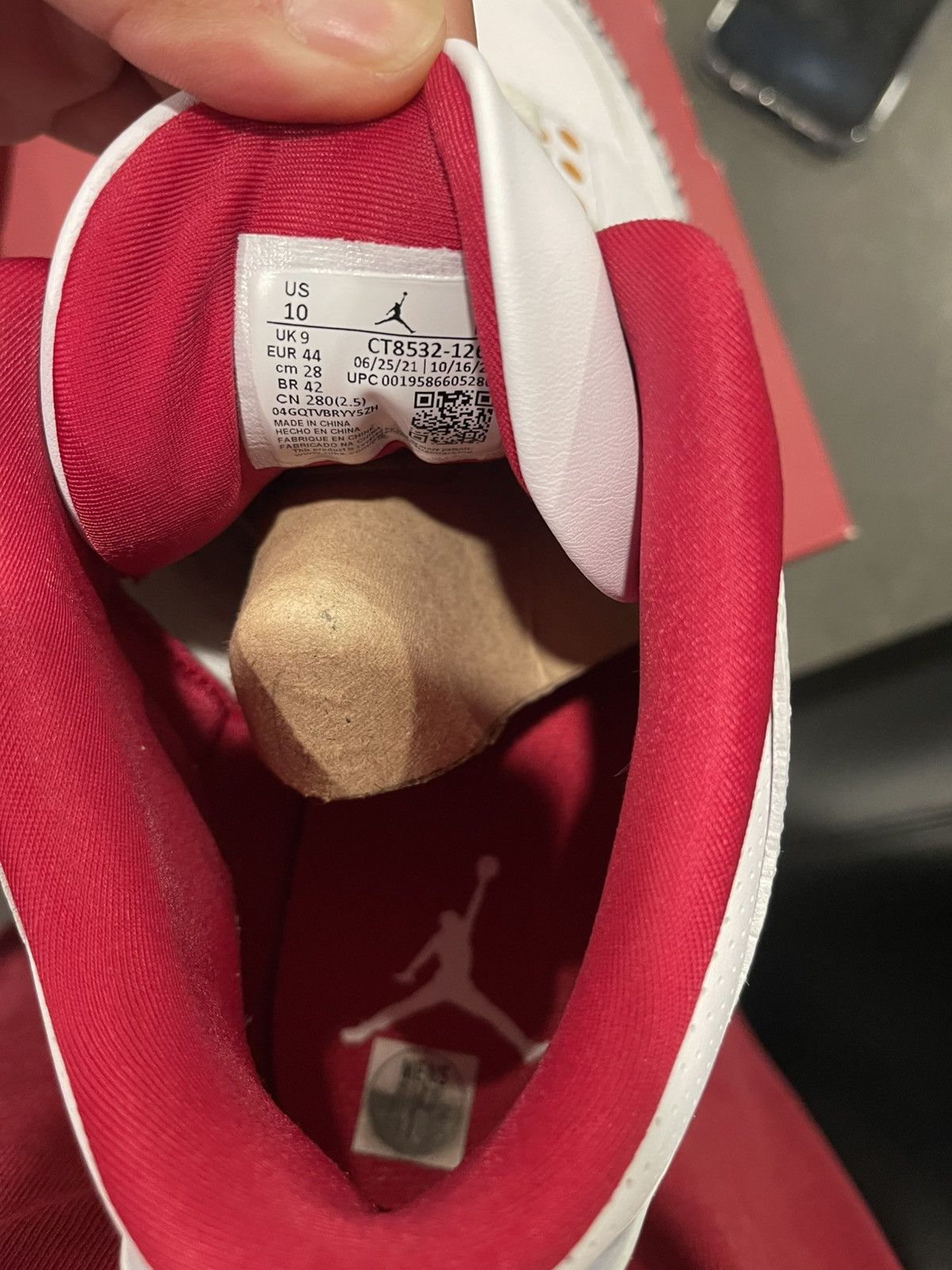 Jordan Brand Jordan 3 cardinal red Size US 10 / EU 43 - 1 Thumbnail