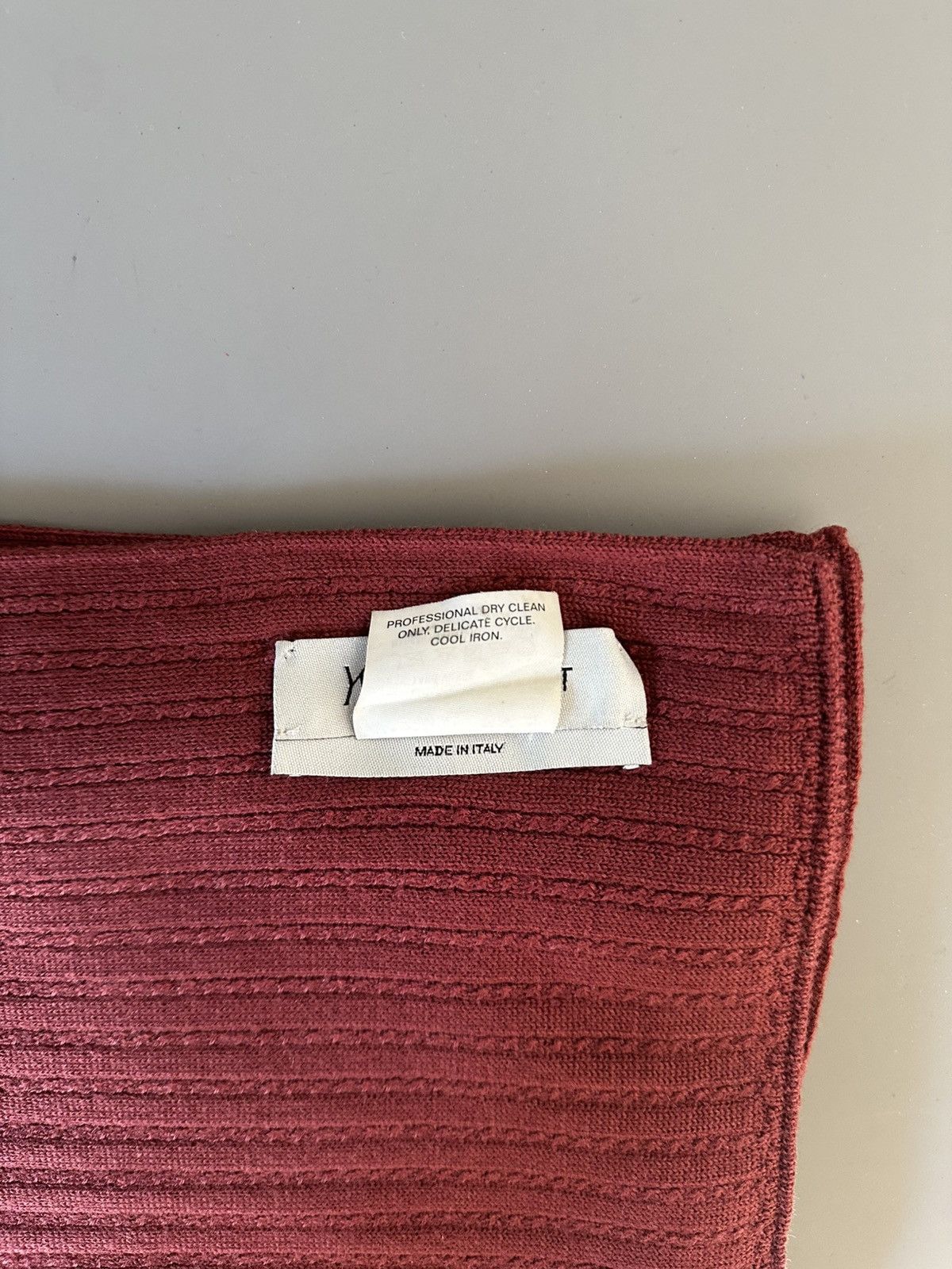 Yves Saint Laurent Yves Saint Laurent Burgundy Virgin Wool Scarf Made in Italy Size ONE SIZE - 3 Thumbnail