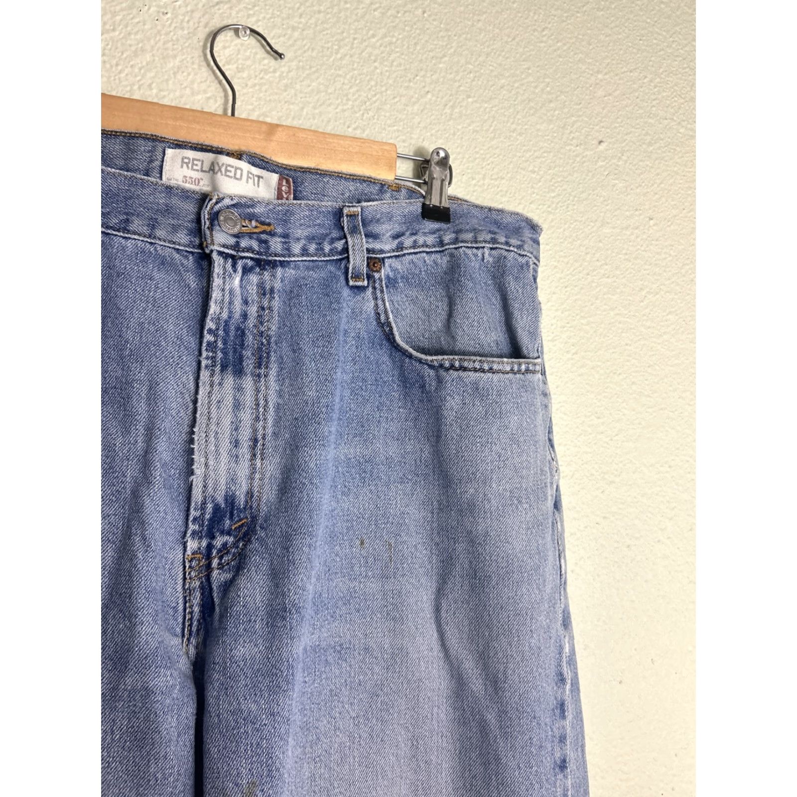 Levi's Levi’s 550 Jeans Mens Light Wash Relaxed Fit 38x32 Distressed Stains Blue Denim Straight 90s Inches? Size US 38 / EU 54 - 7 Thumbnail