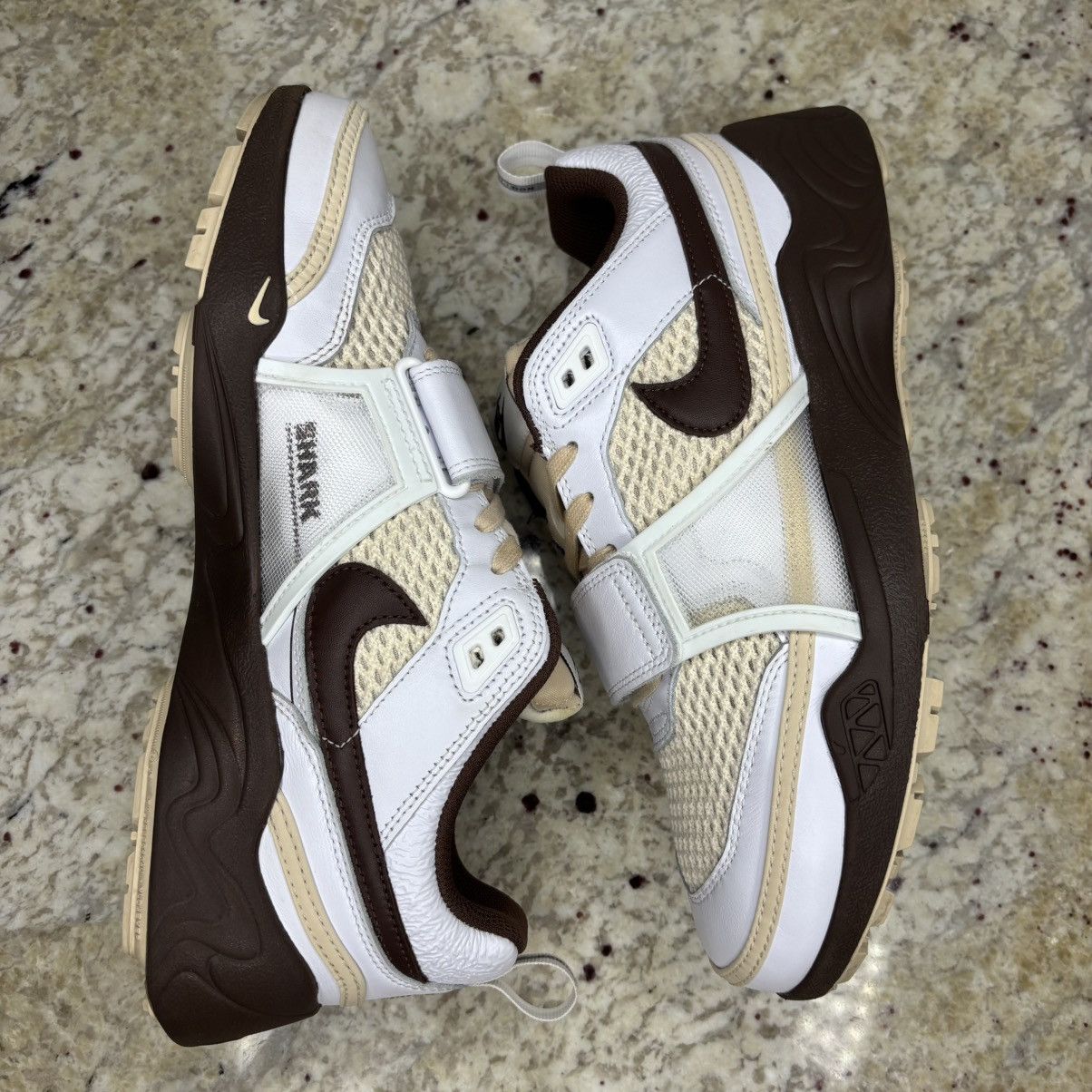Nike × Travis Scott Size 10-Nike Zoom Field Jaxx Travis Scott Light Chocolate Size US 10 / EU 43 - 15 Thumbnail