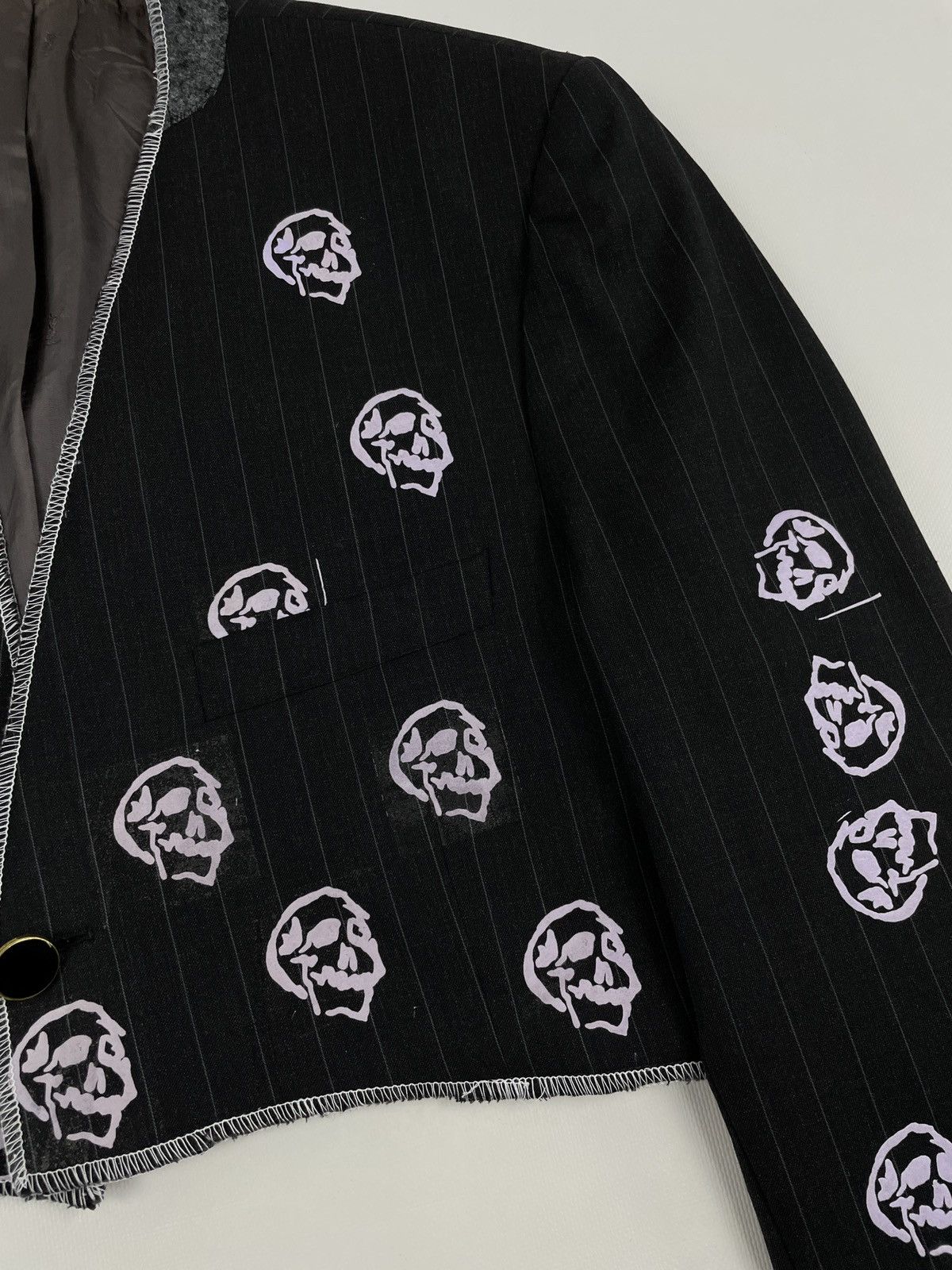 Yves Saint Laurent VTG SAINT LAURENT Wool YSL Logo Skulls Blazer Cropped Jacket Size 52L - 19 Thumbnail
