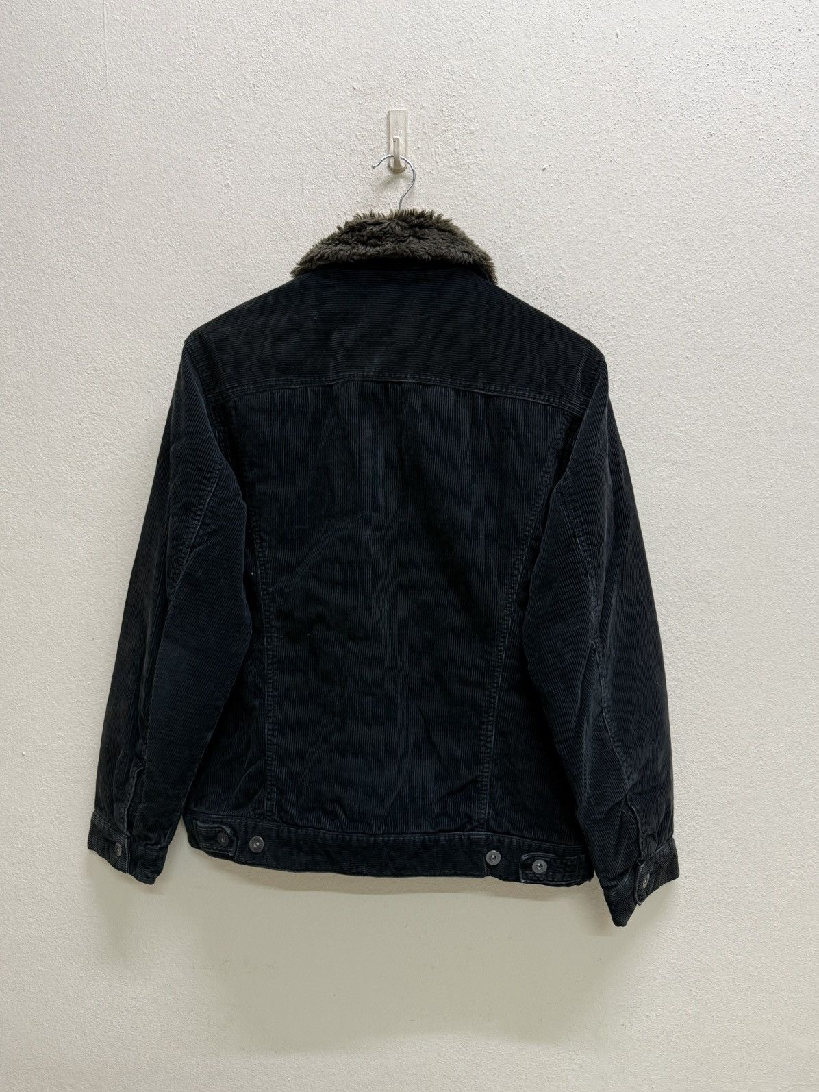 UNIQLO FAUX FUR DONUT BUTTON CUDROY JACKET