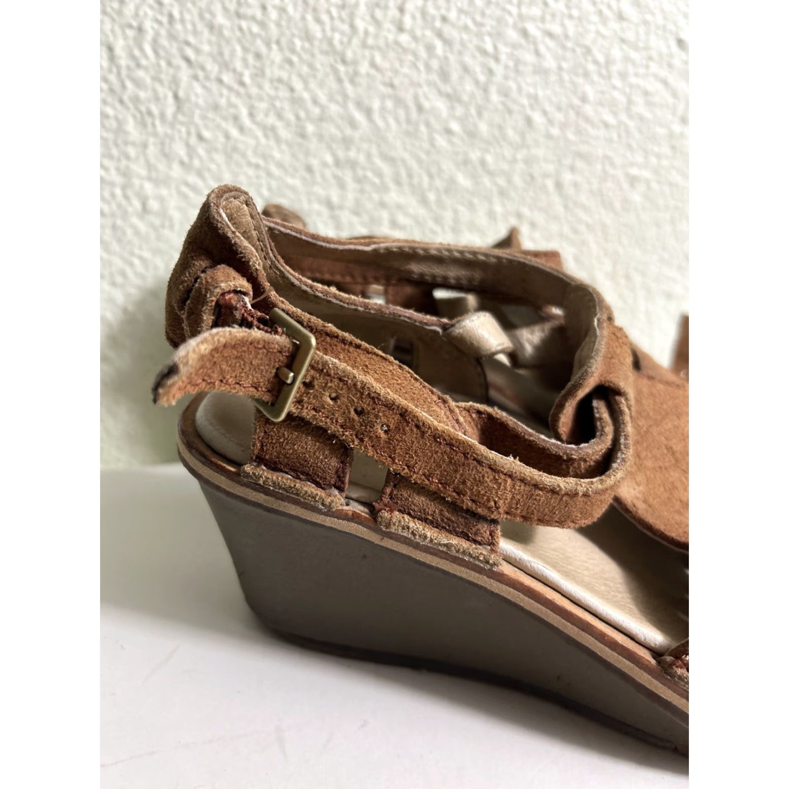 Merrell Merrell Sirah Sandals Prairie Brown Slingback Wedge Womens 9 Leather Upper Rubber Outsole Adjustable Strap/Embroidered Accents Summer Outdoor Size US 9 / IT 39 - 4 Thumbnail