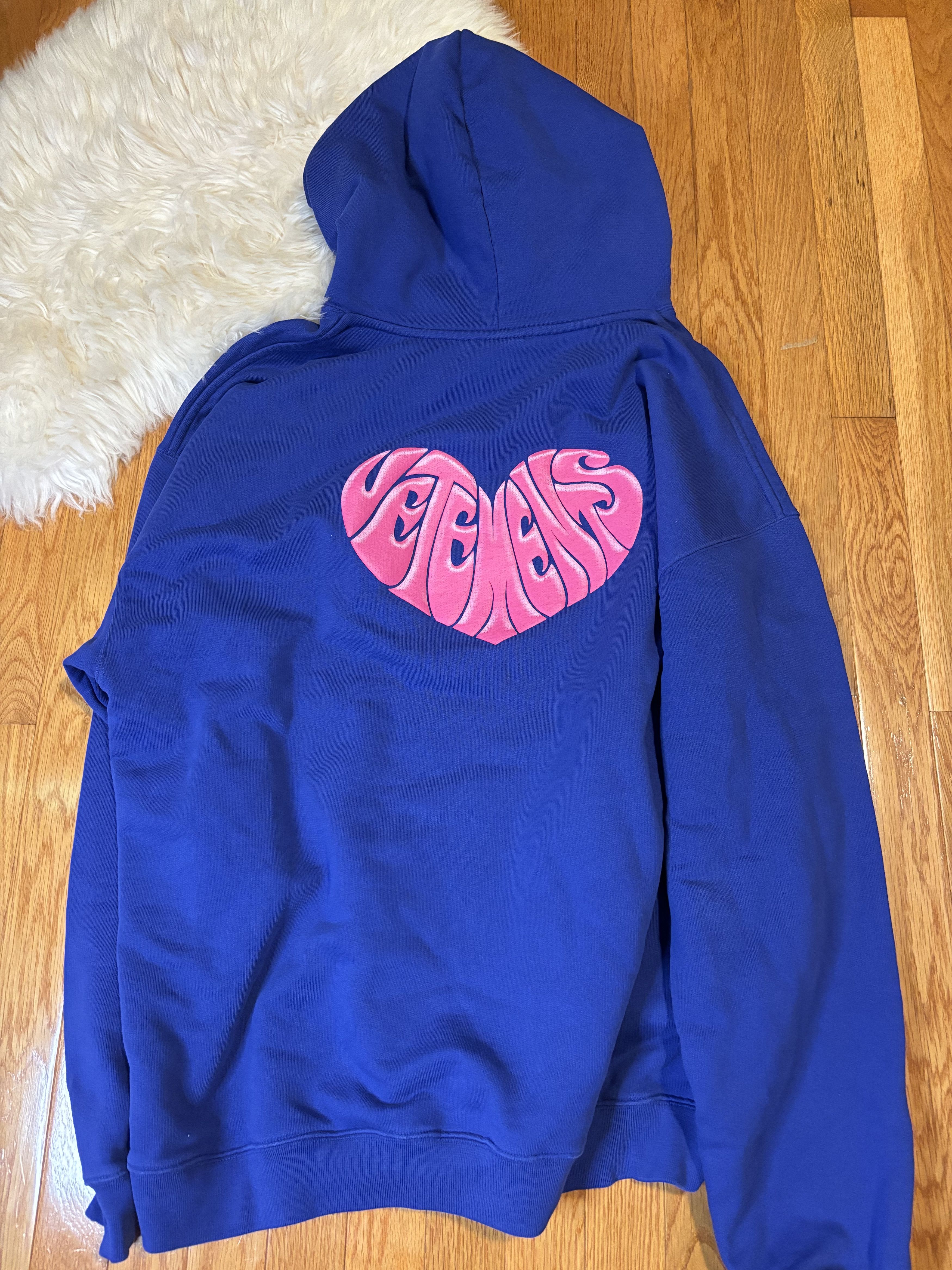Vetements DOLPHIN HEART HOODIE Size US M / EU 48-50 / 2 - 6 Thumbnail
