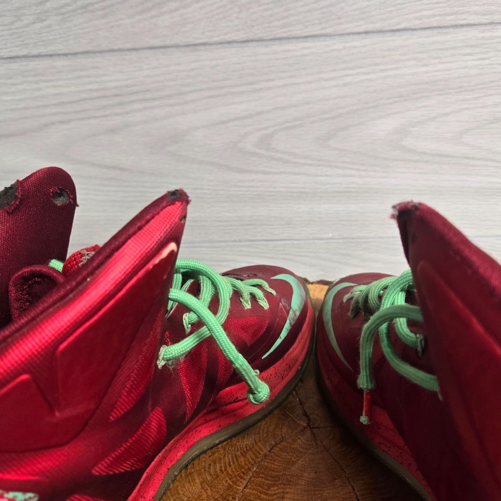 Nike Nike Lebron 10 Basketball Christmas Shoes Mens Size 10 Red Green (#541100-600) - Limited Edition, High Top, Leather Upper, Rubber Outsole Size US 10 / EU 43 - 7 Thumbnail