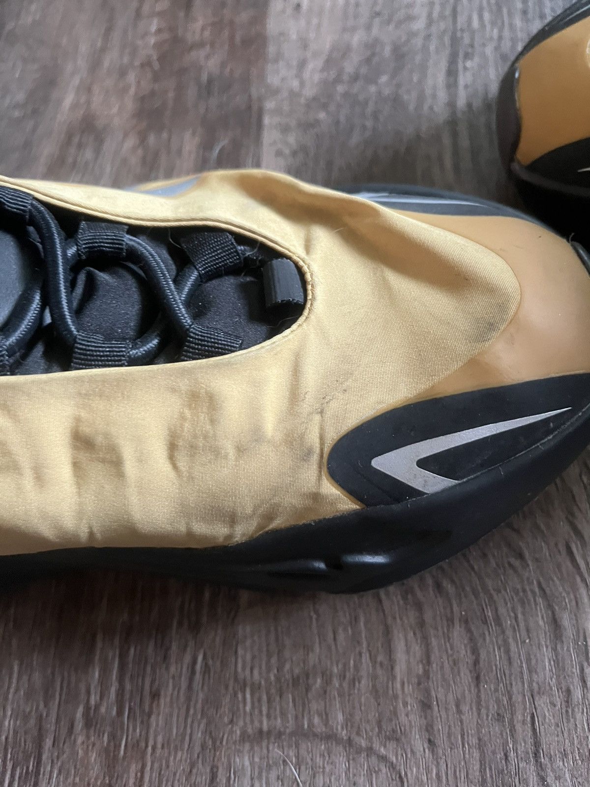 Yeezy Yeezy 700 MNVN “Honey Flux” Size US 8 / EU 41 - 4 Thumbnail