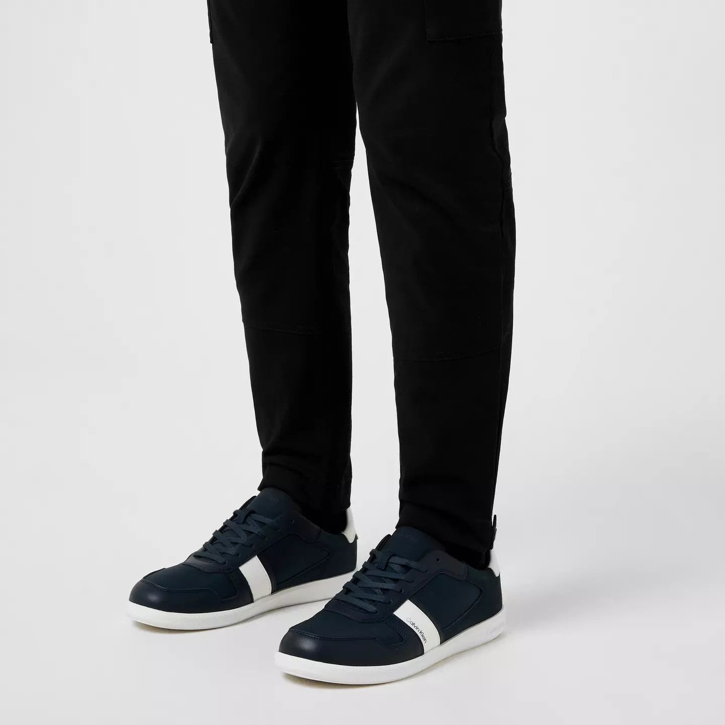 Calvin Klein o1g2r1mq0426 Lace Up Trainers in Navy/White Size US 8 / EU 41 - 2 Thumbnail