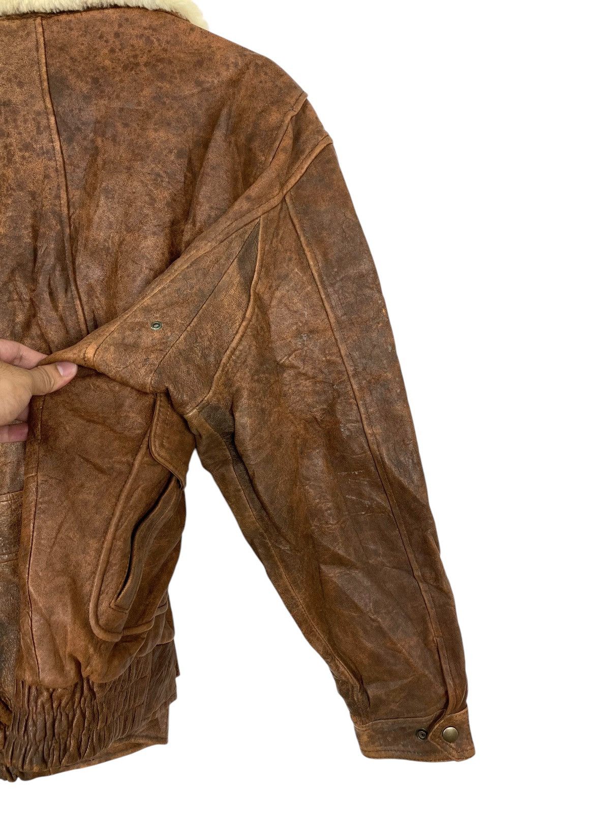 Vintage Rare‼️ Vintage Stylish Leather Flight Jacket Sherpa Collar Size US L / EU 52-54 / 3 - 16 Thumbnail