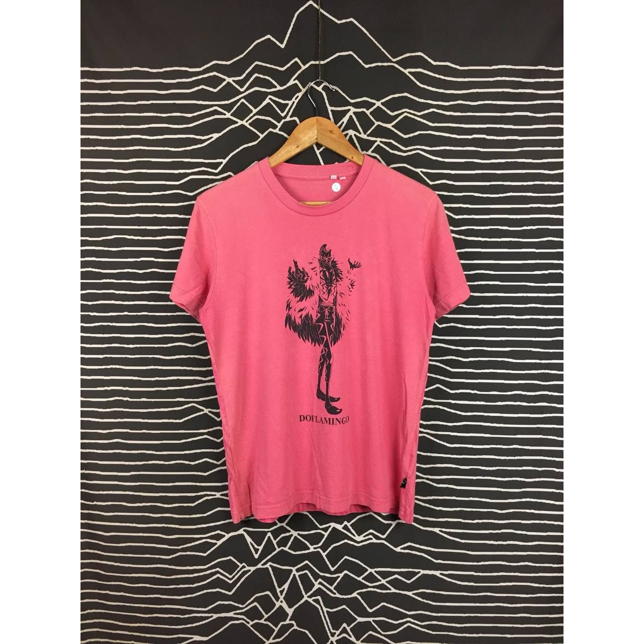 Anime × Japanese Brand × Uniqlo Uniqlo X One Piece Donquixote Doflamingo Anime Manga Tee Size US M / EU 48-50 / 2 - 2 Thumbnail