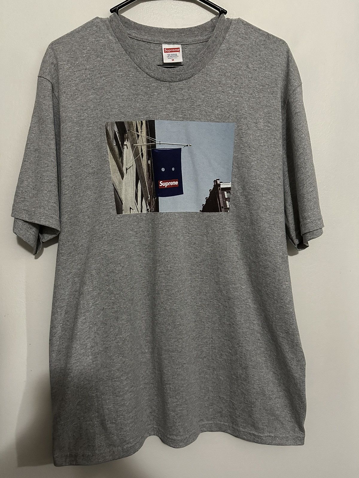Supreme Supreme Banner Tee Size US M / EU 48-50 / 2 - 1 Thumbnail