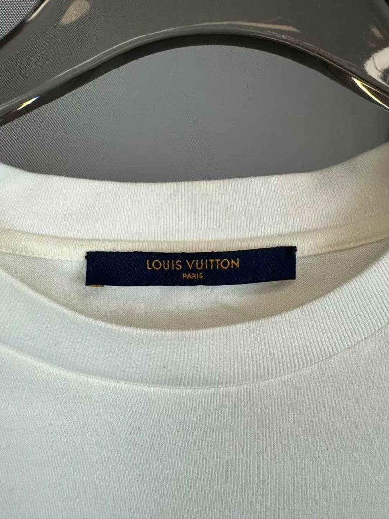 Louis Vuitton Louis Vuitton White paratrooper print short sleeve T-shirt Size US L / EU 52-54 / 3 - 3 Thumbnail