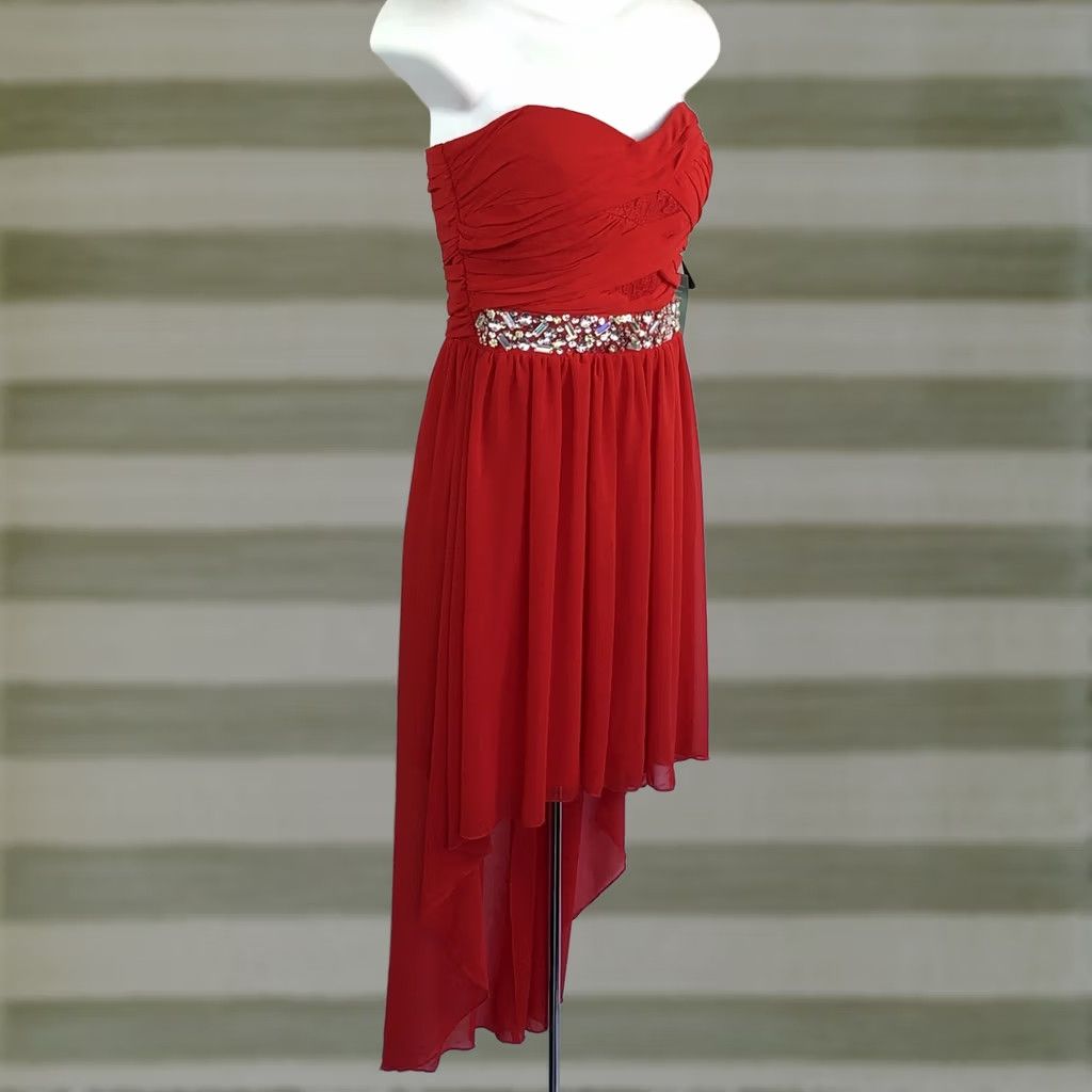 Vintage City Triangles Dress Womens 5 Red NWT Strapless Ruched Tiered Bead Glam Prom formal Size S / US 4 / IT 40 - 1 Thumbnail