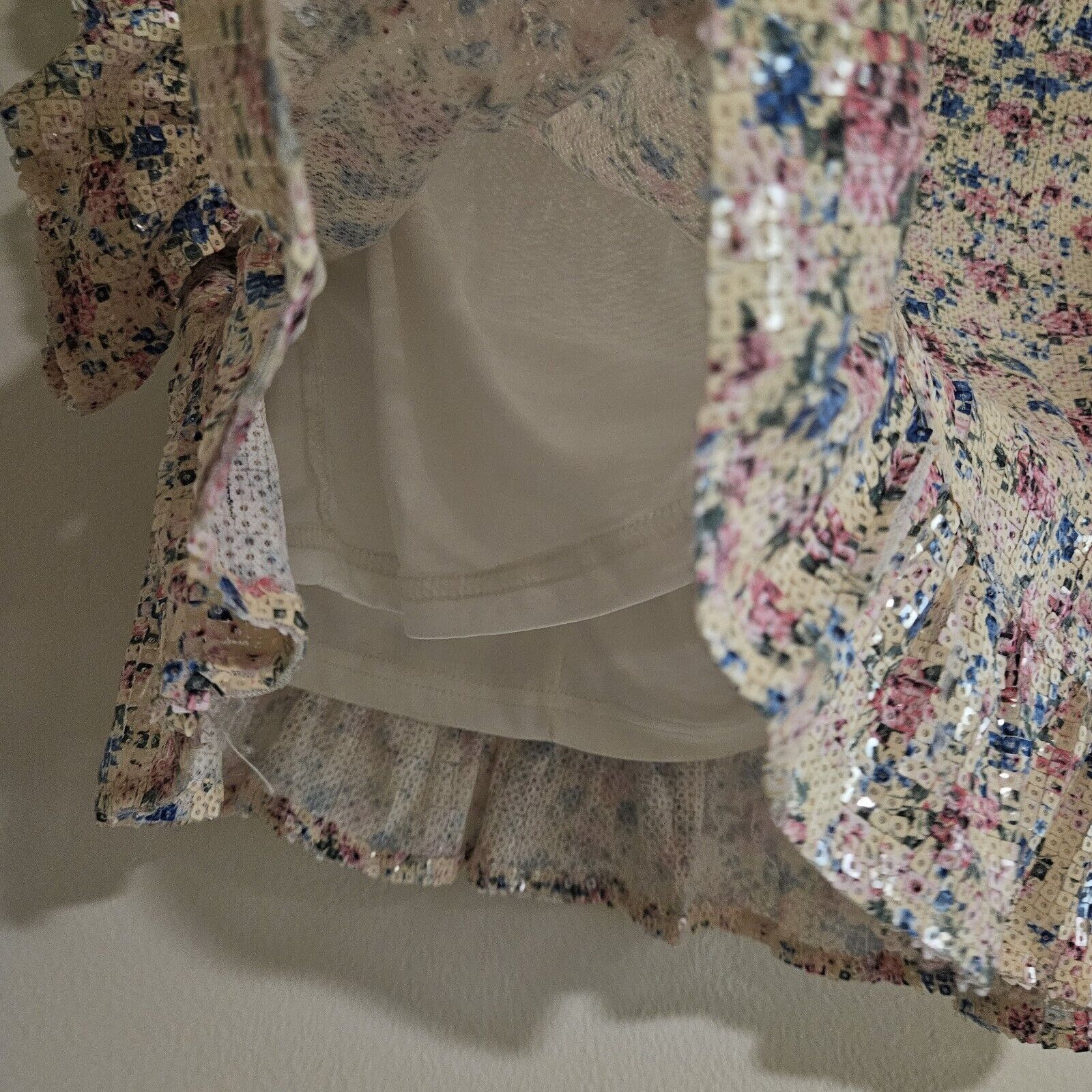 Zara ZARA Stunning Cropped Sequins Flowy Sleeve Blouse. Pink Euc Size S / US 4 / IT 40 - 4 Thumbnail
