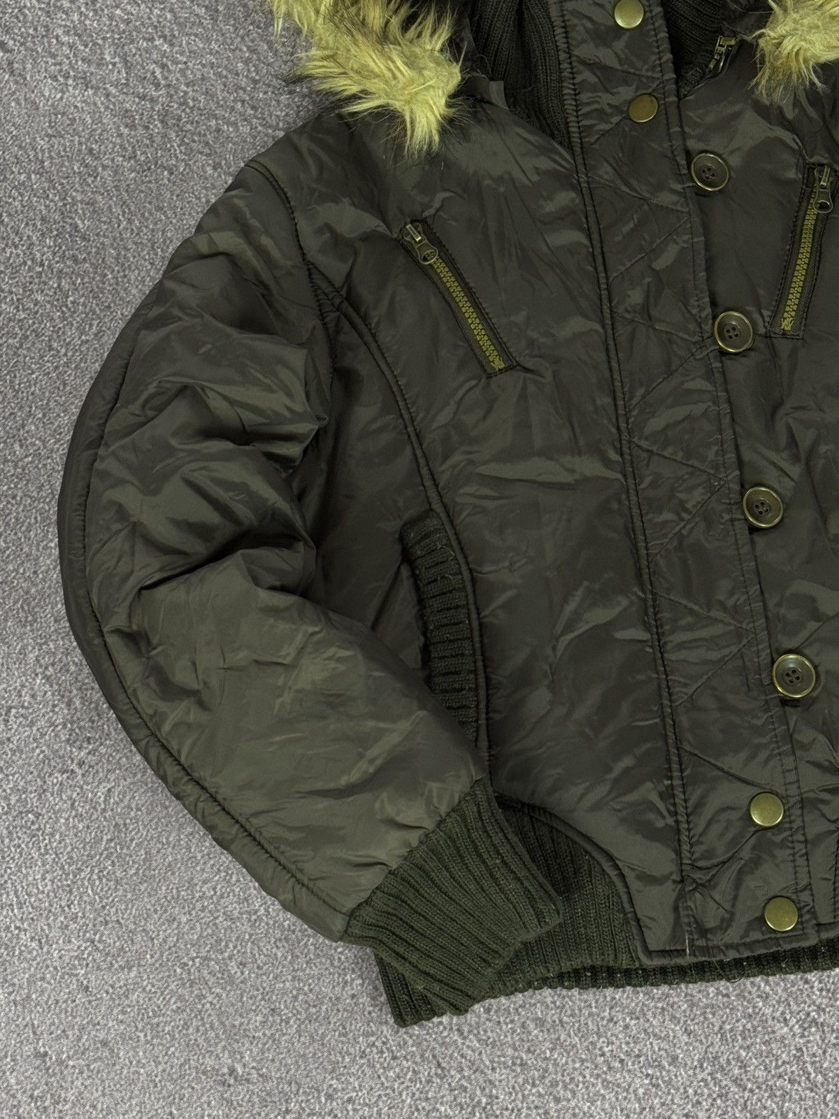 If Six Was Nine 00’s Aesthetic Vintage Faux Fur Cropped Bomber Jacket Size M / US 6-8 / IT 42-44 - 7 Thumbnail