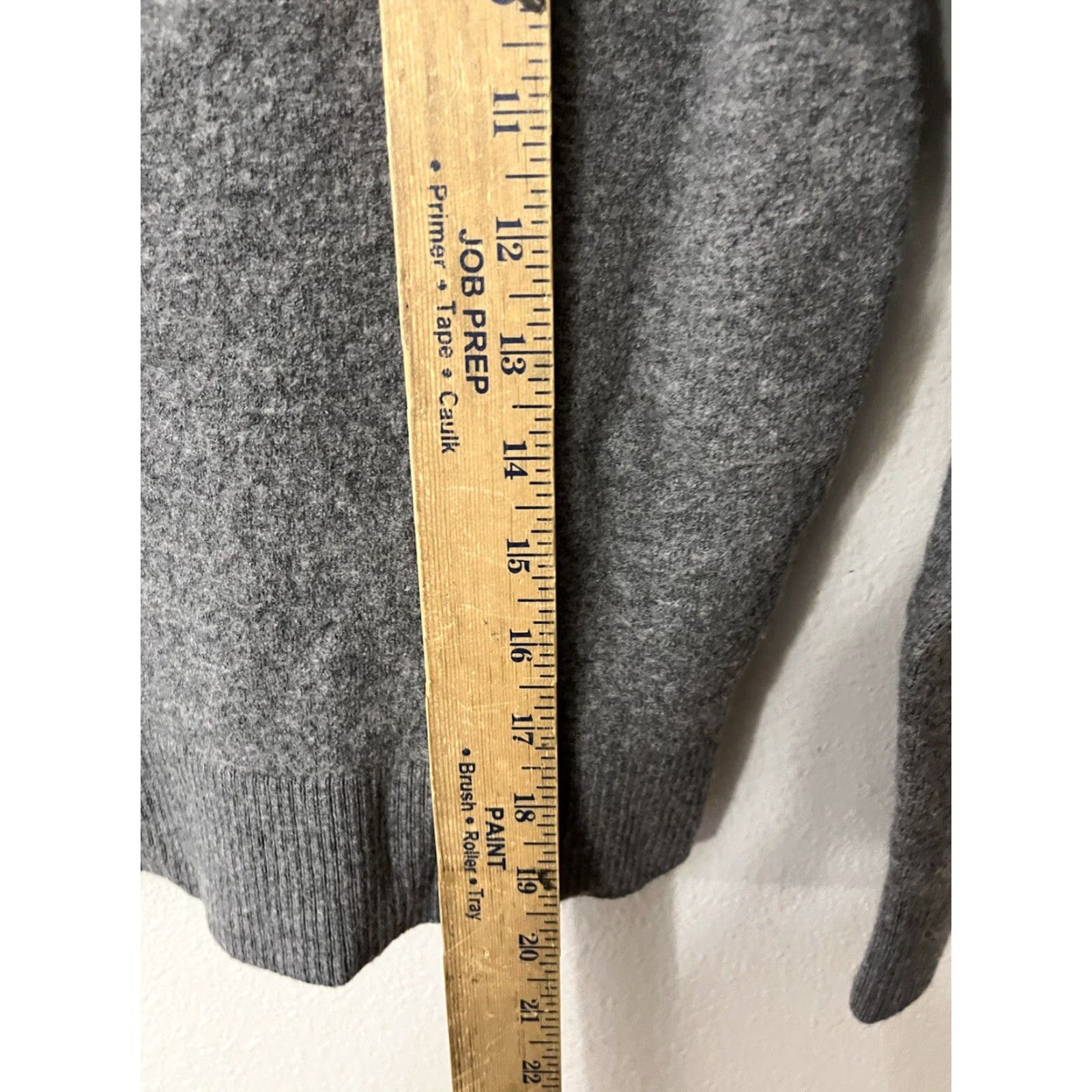 Banana Republic VINTAGE Banana Republic Sweater Women Large Gray 100% Merino Wool V-Neck Long Sleeve Pullover Size L / US 10 / IT 46 - 5 Thumbnail