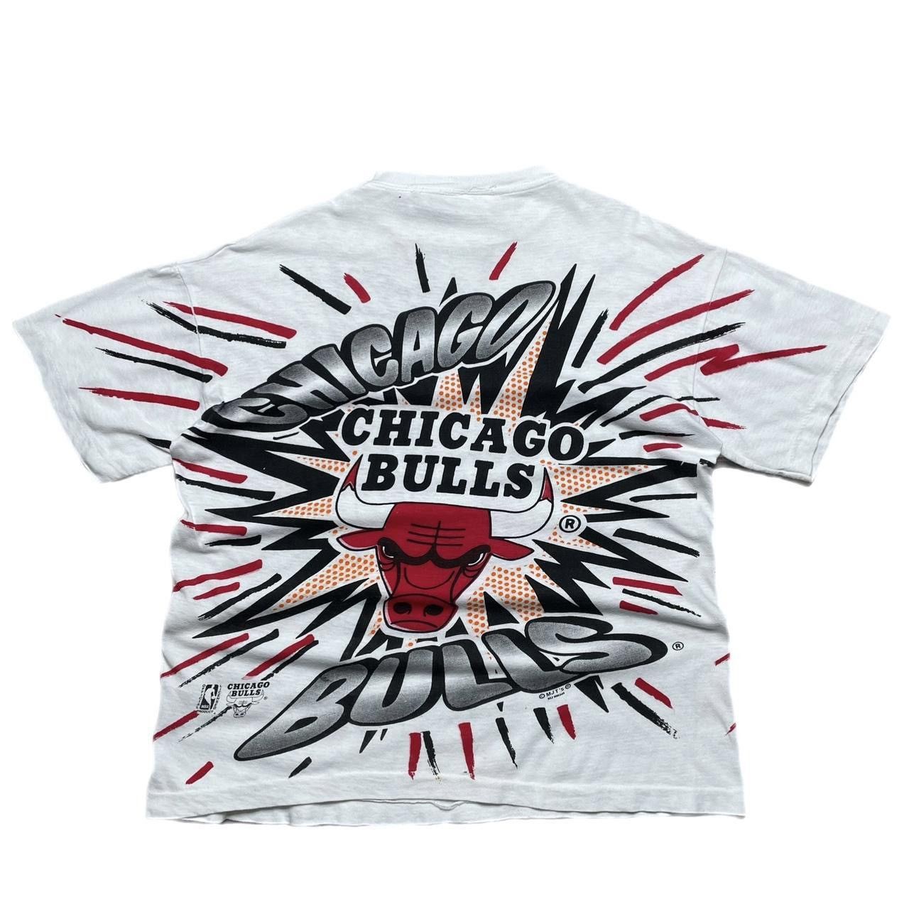 NBA × Vintage Vintage 1990s Chicago Bulls Magic Johnson AOP Tshirt Size US M / EU 48-50 / 2 - 3 Thumbnail