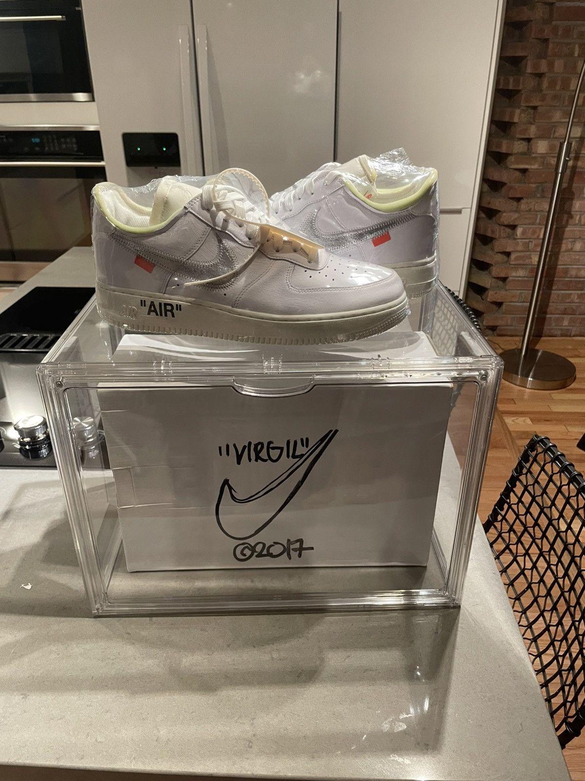 Nike × Off-White Size 10 Off White complexcon AF1 DS box signed by Virgil Size US 10 / EU 43 - 1 Thumbnail
